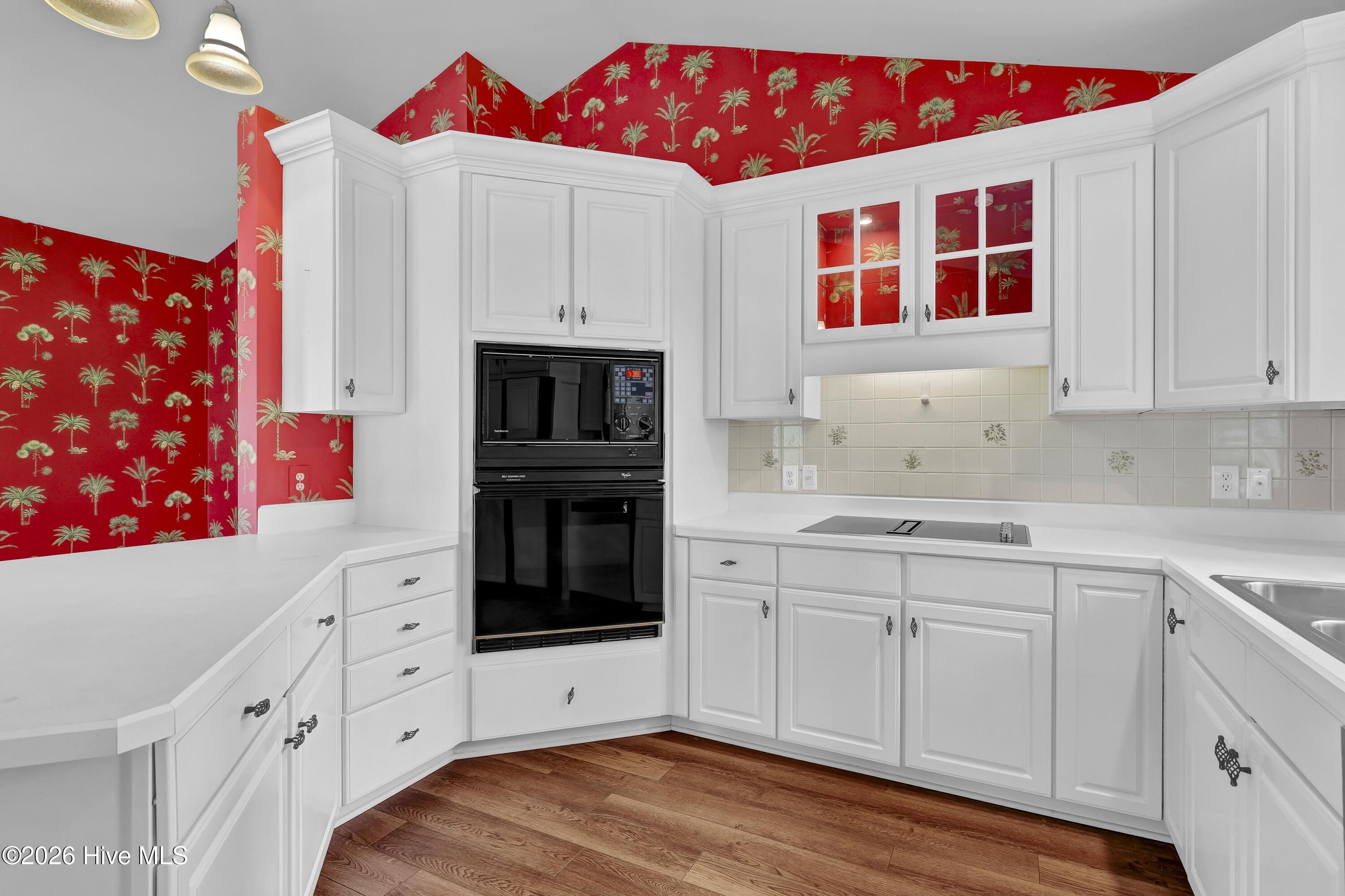 100566096 | Photo 23