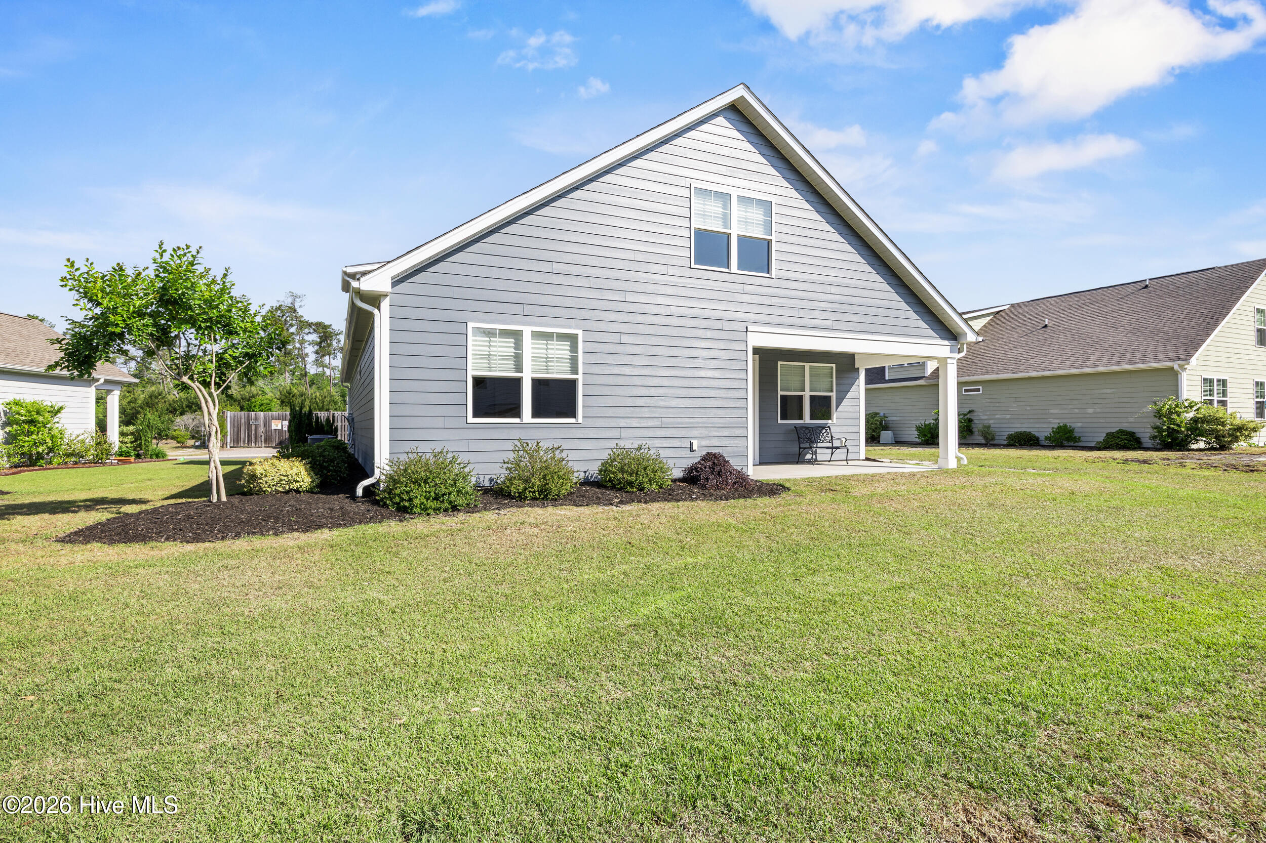 100570393 | Photo 32