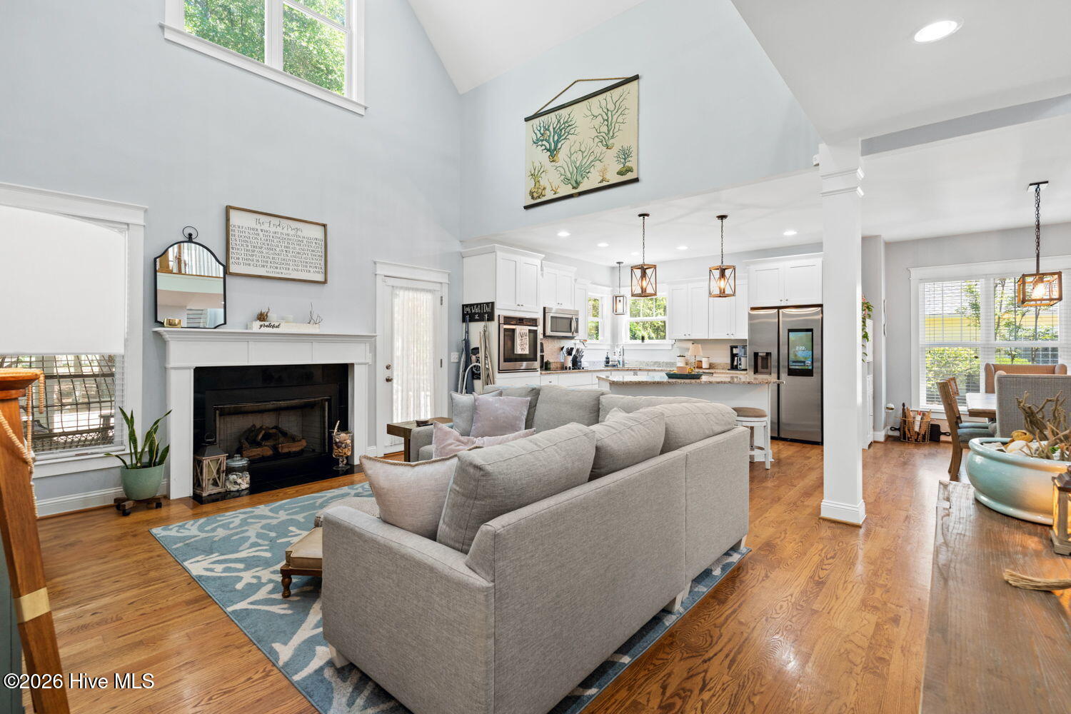 100568987 | Photo 13