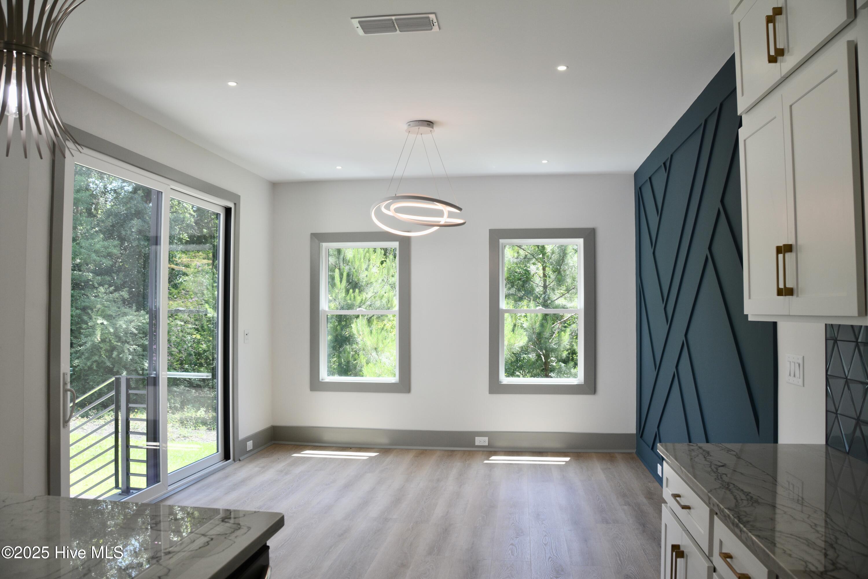 100508502 | Photo 23