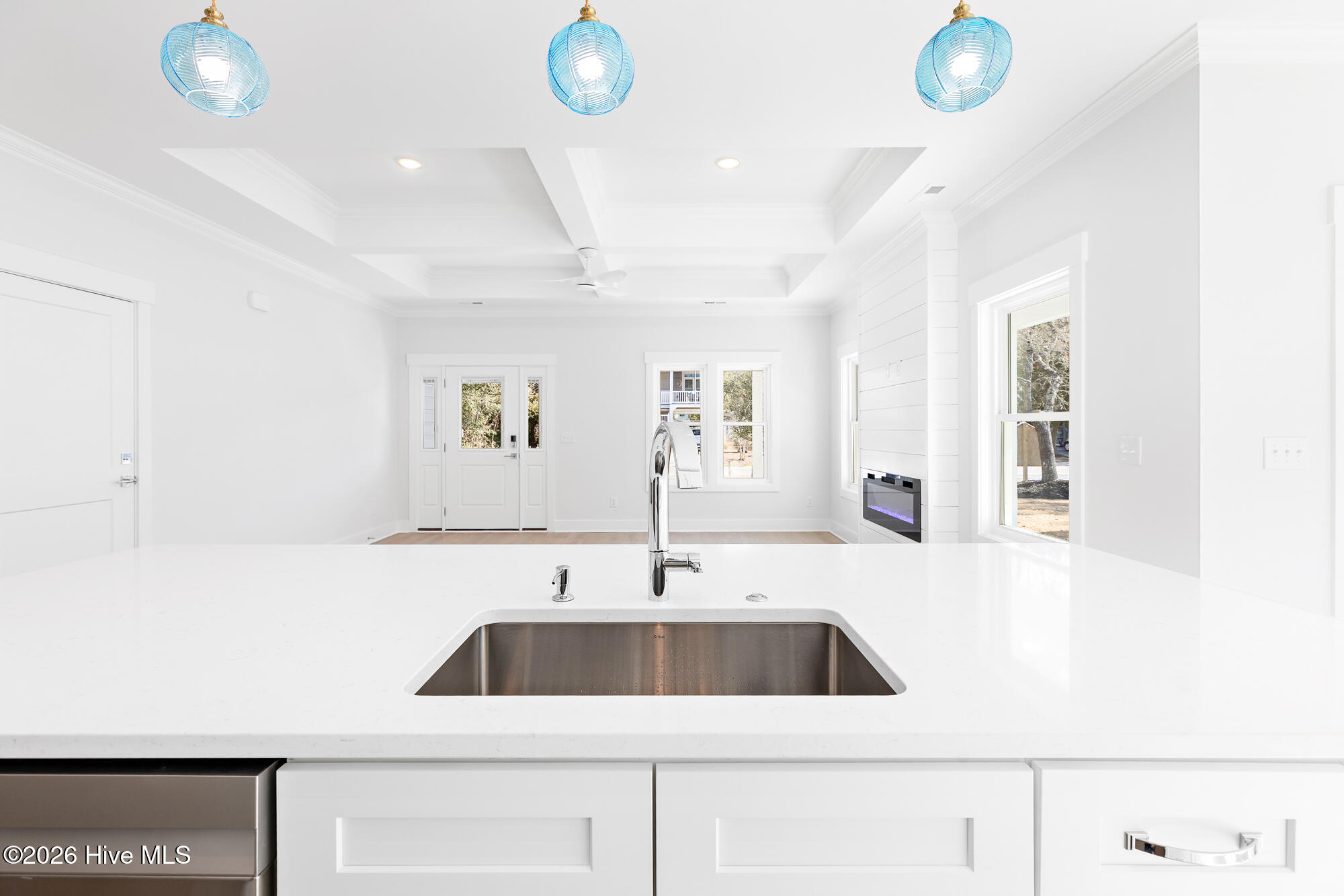 100547169 | Photo 14