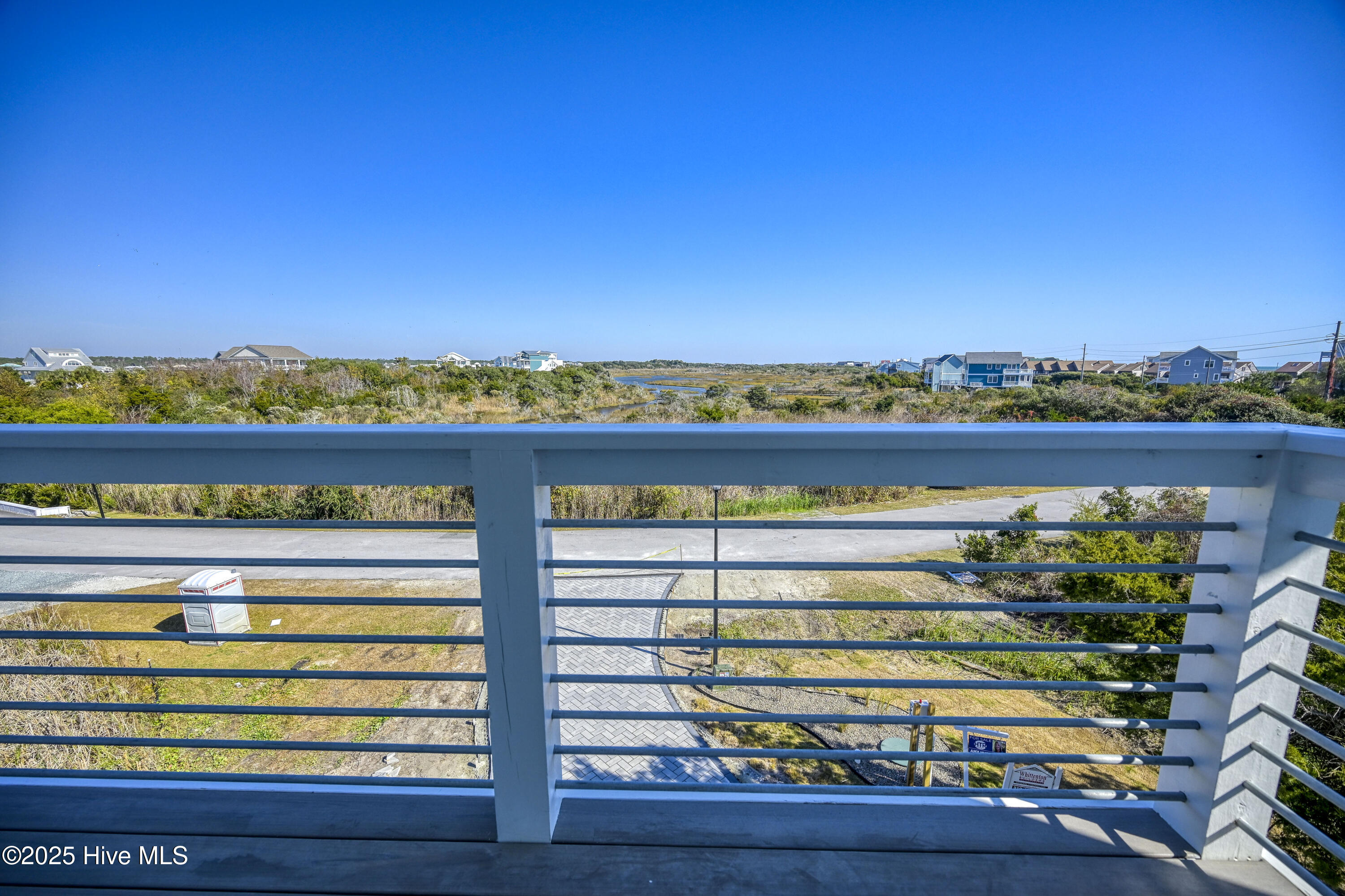 100516070 | Photo 64