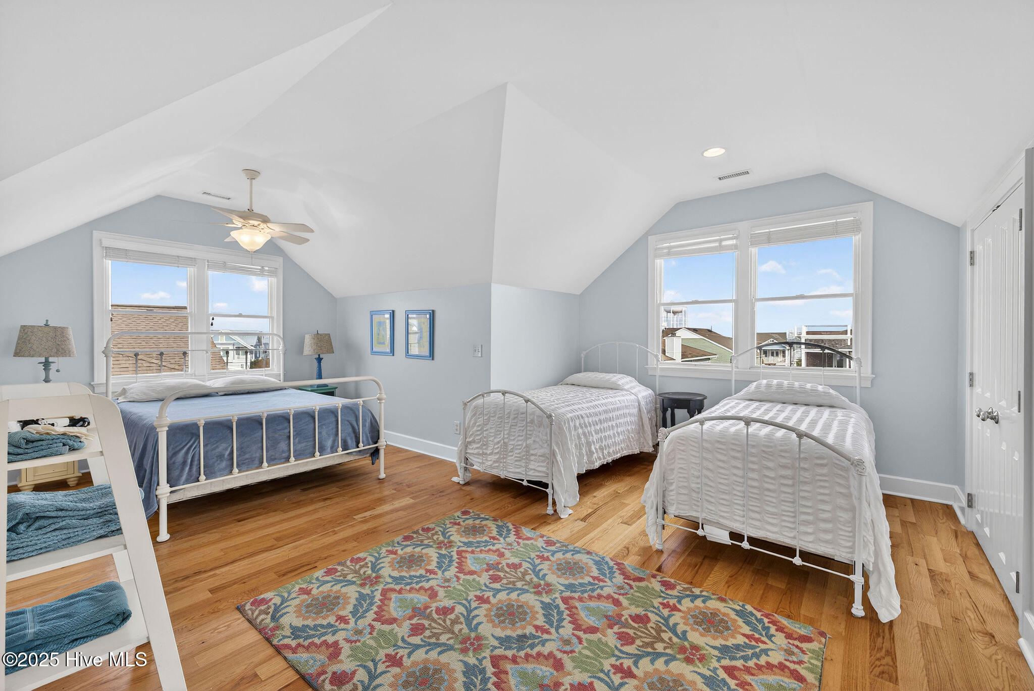 100546146 | Photo 41