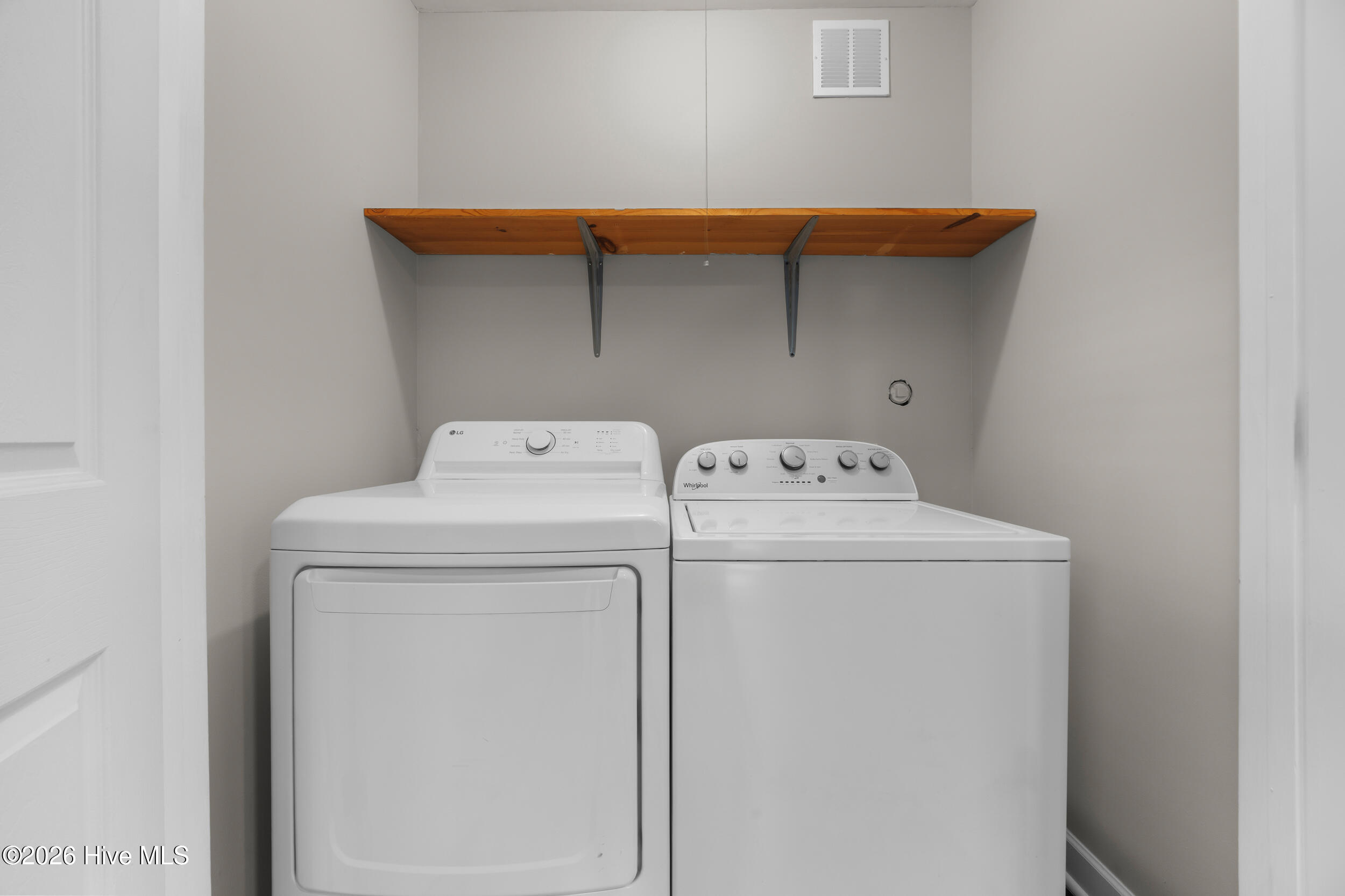 100558916 | Photo 23