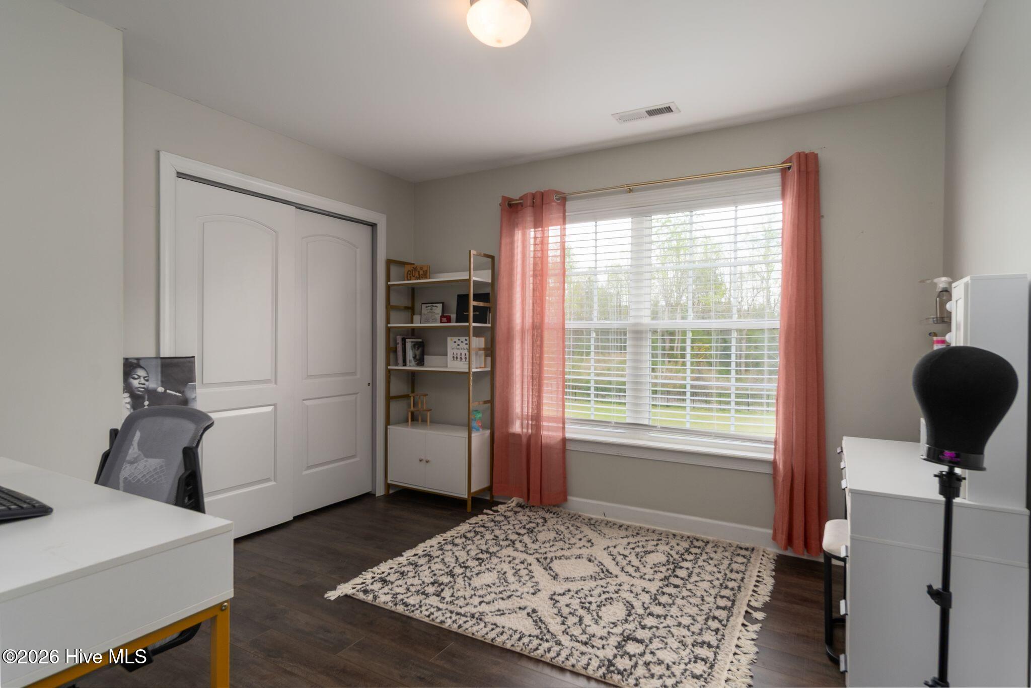 100565163 | Photo 30