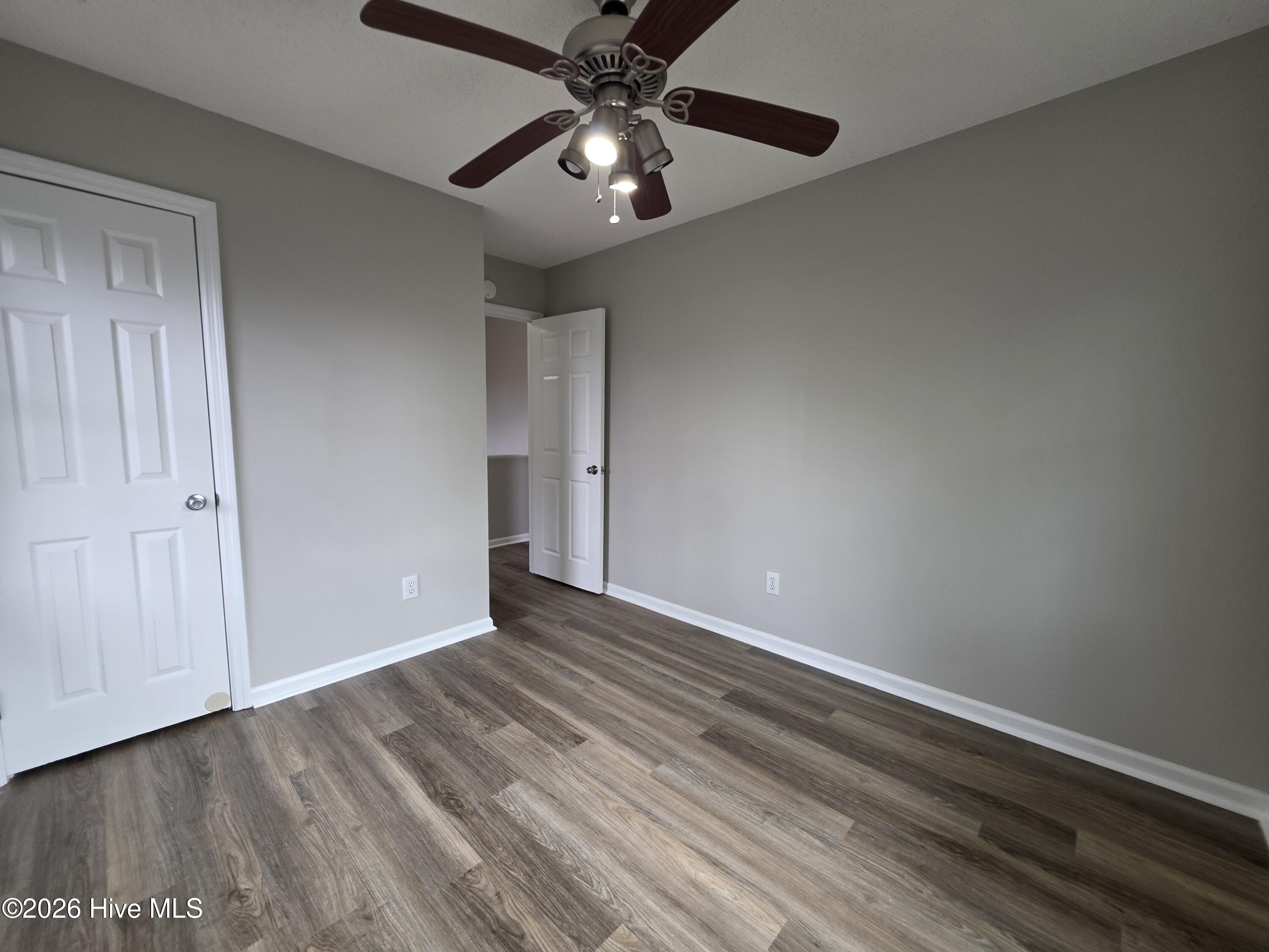 100555887 | Photo 13