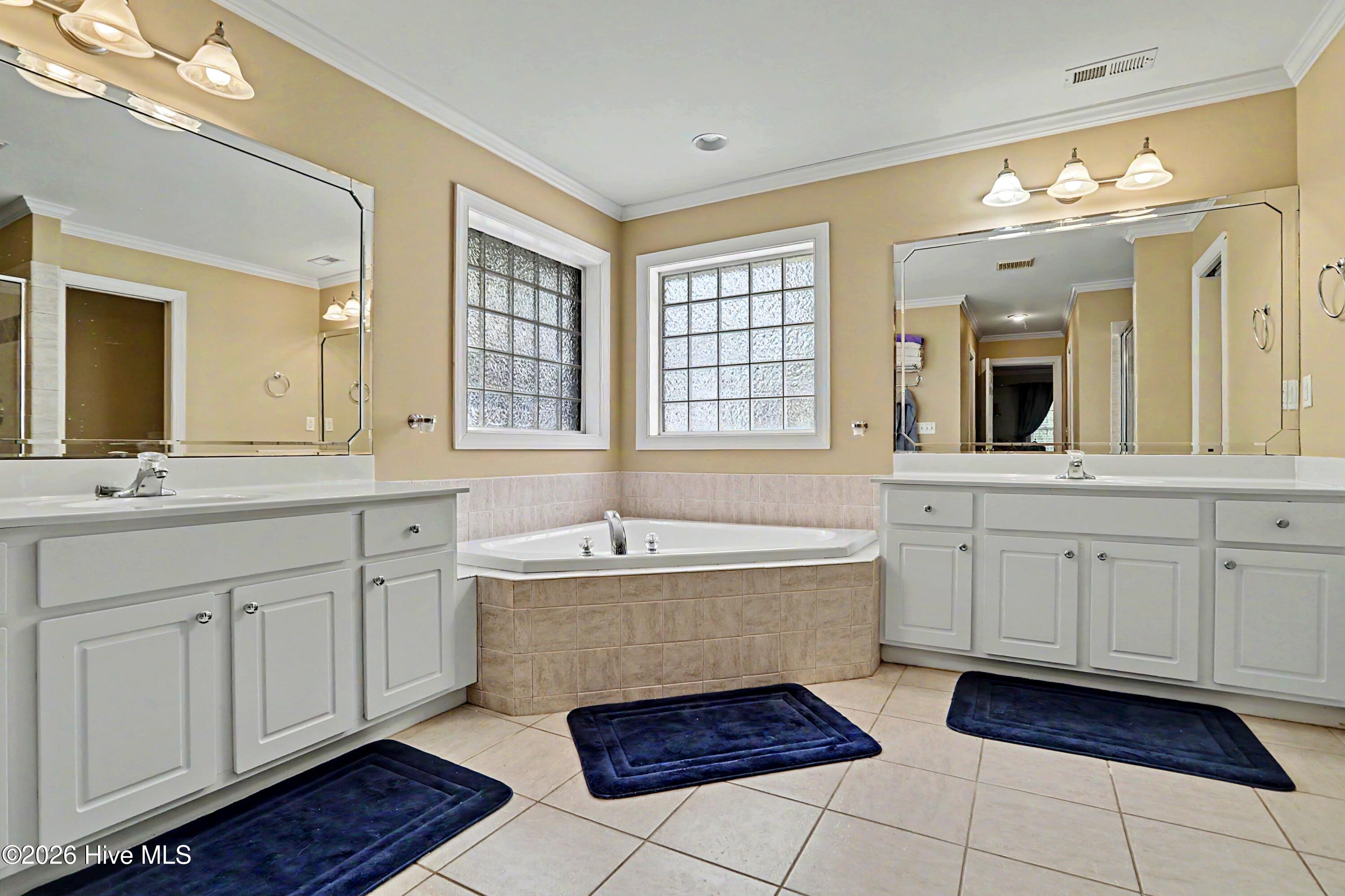 100564012 | Photo 10