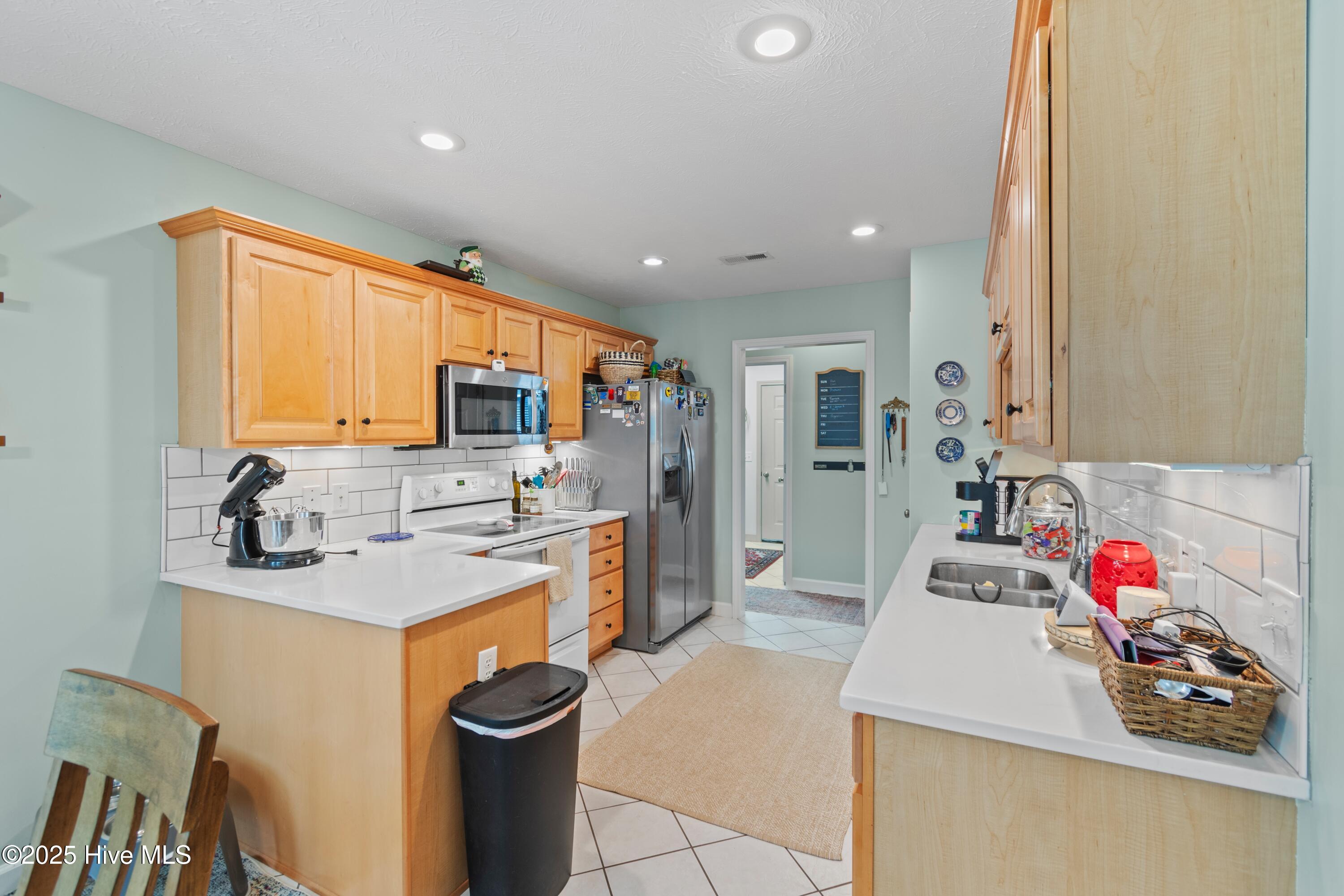 100517176 | Photo 12