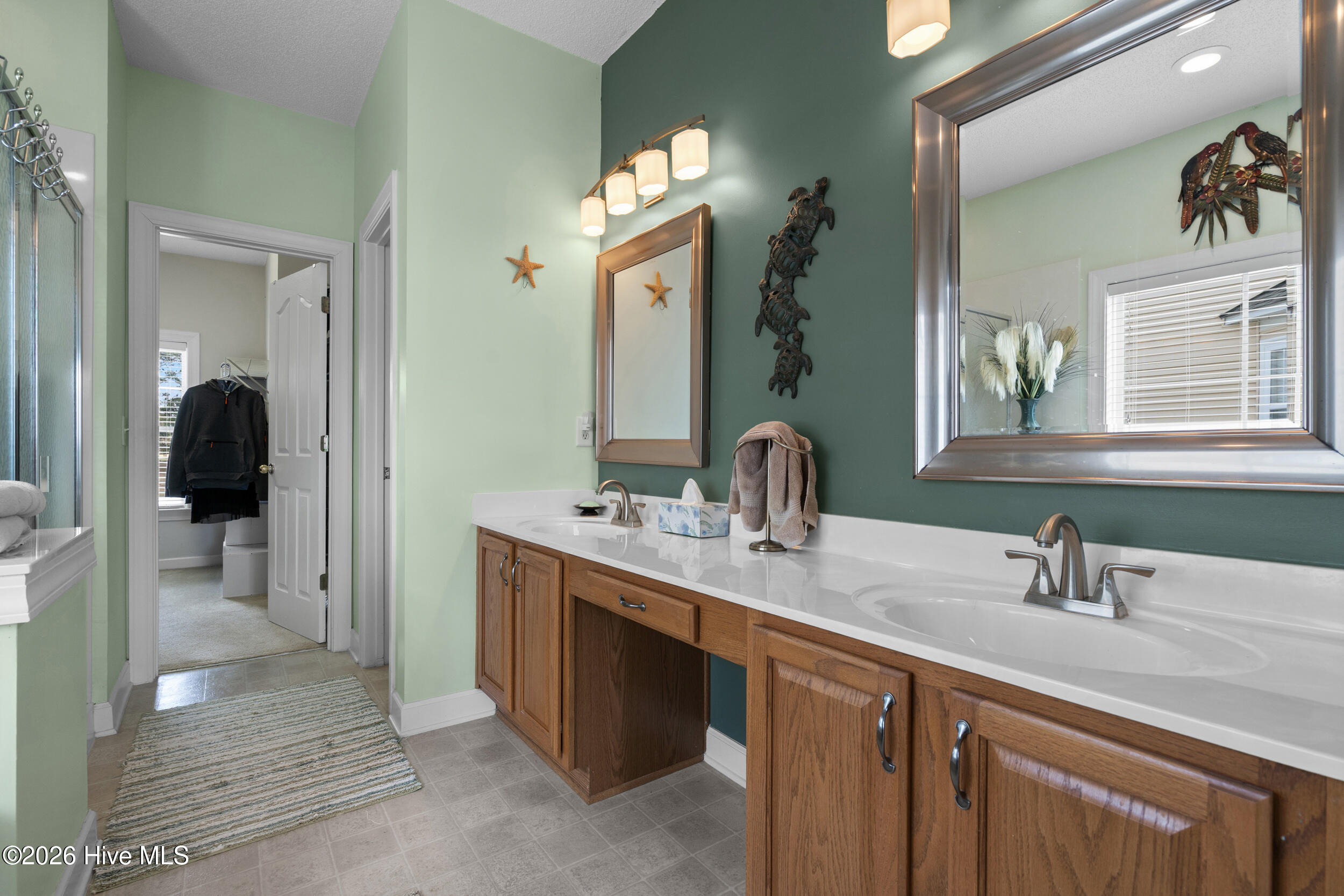 100558962 | Photo 19