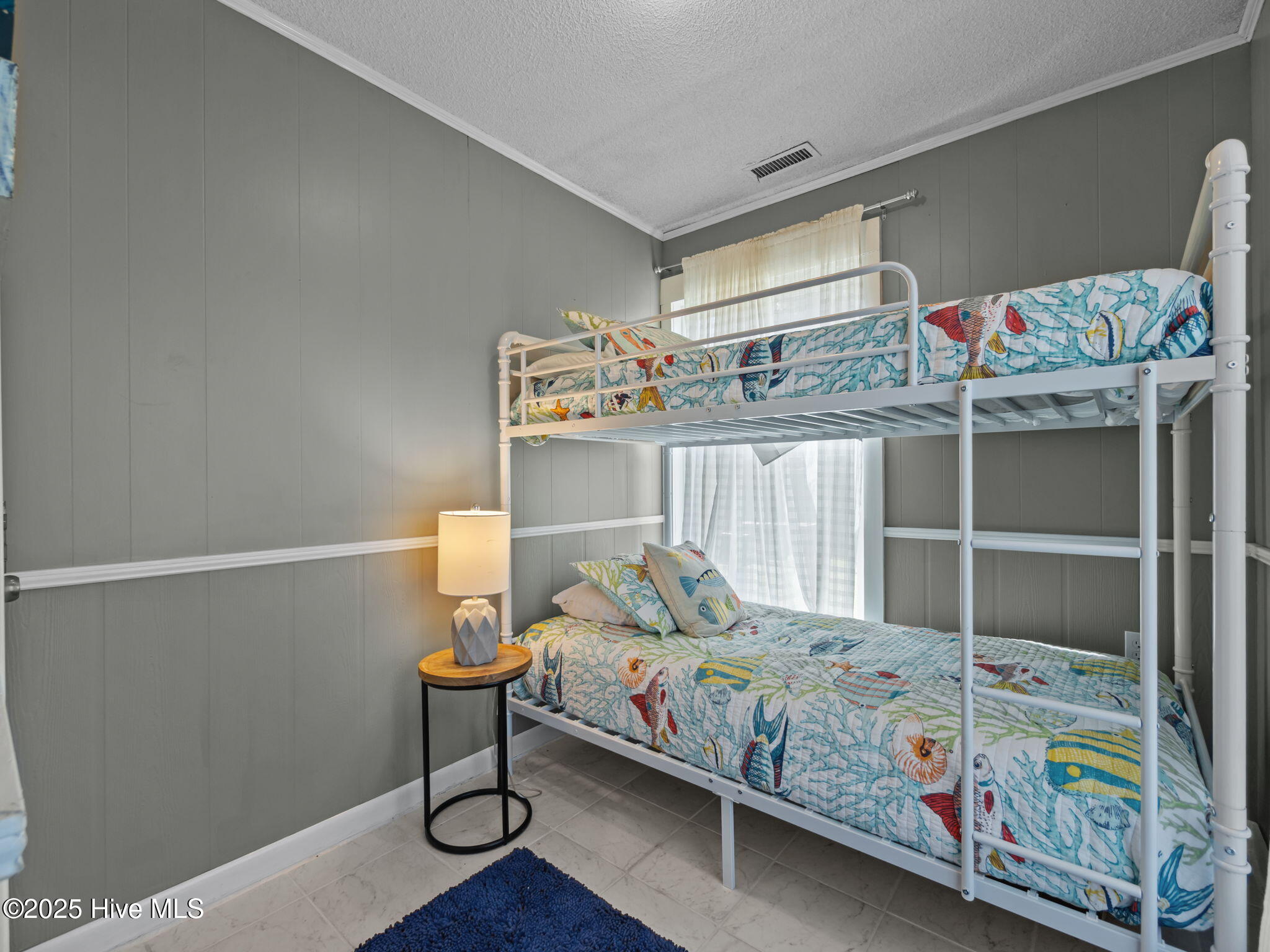 100537997 | Photo 40