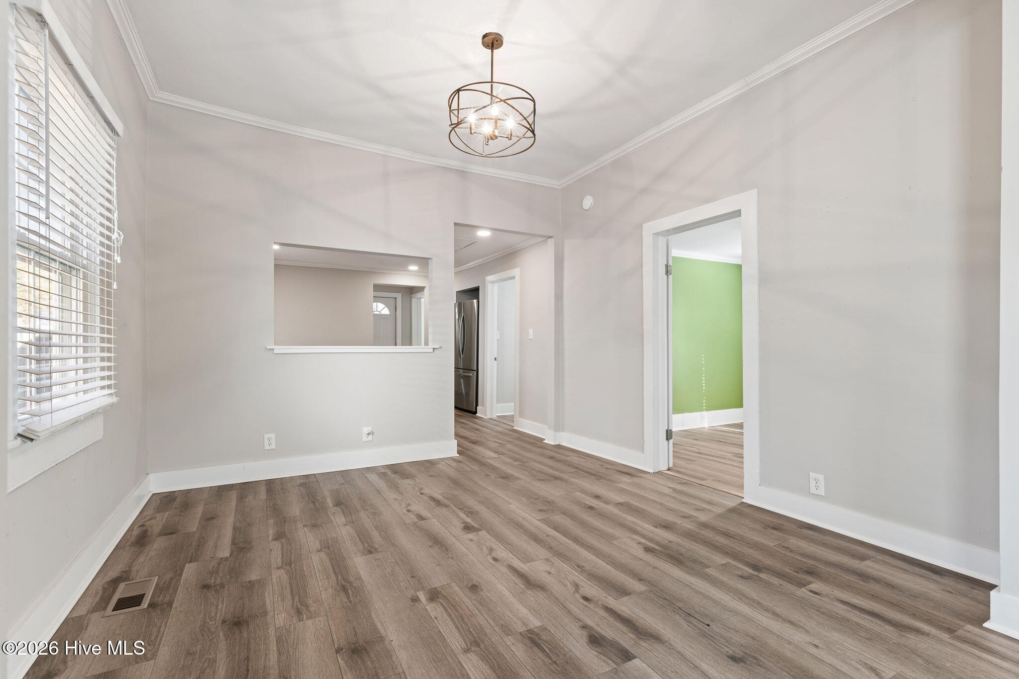 100551383 | Photo 10