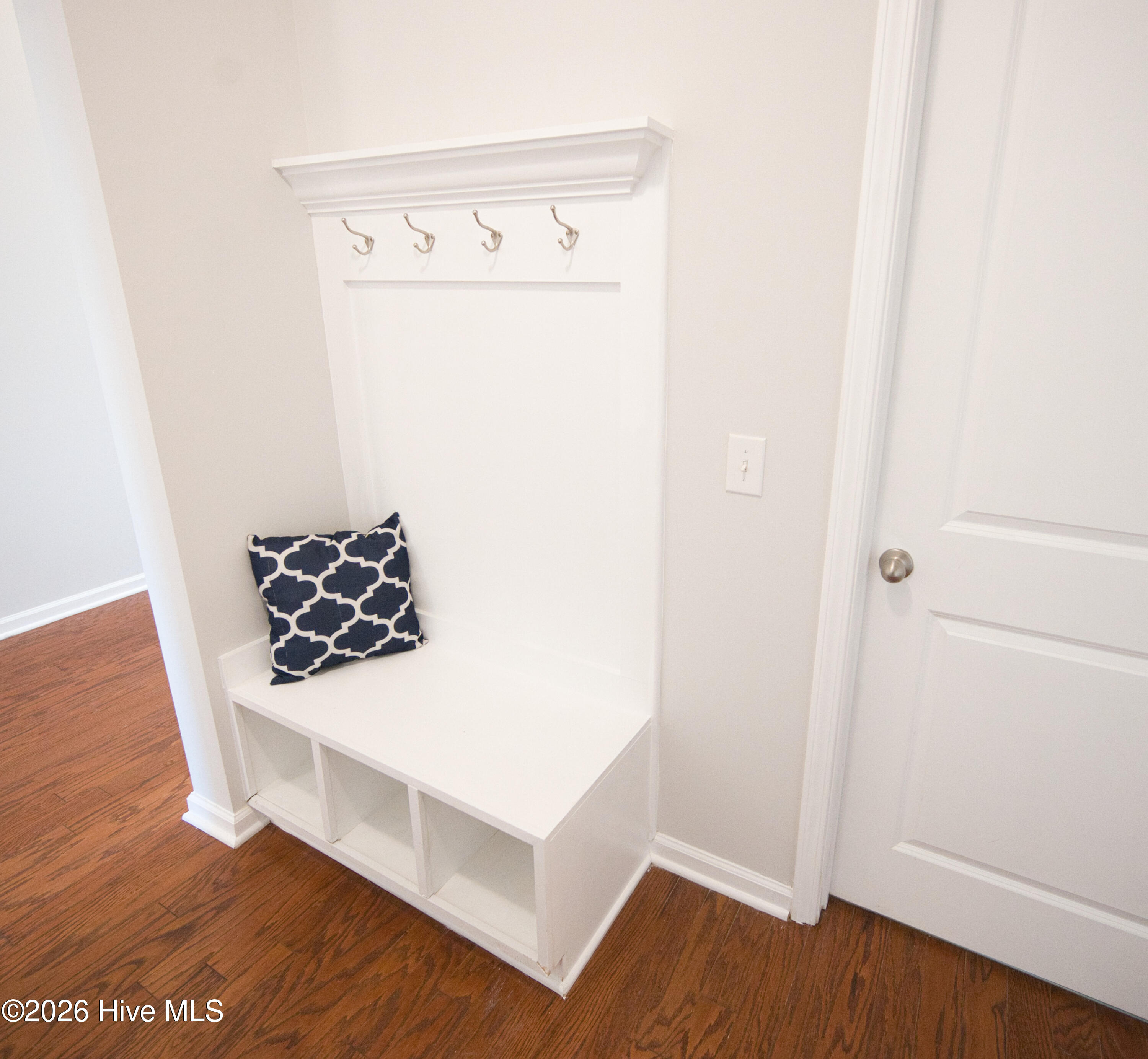 100569756 | Photo 24