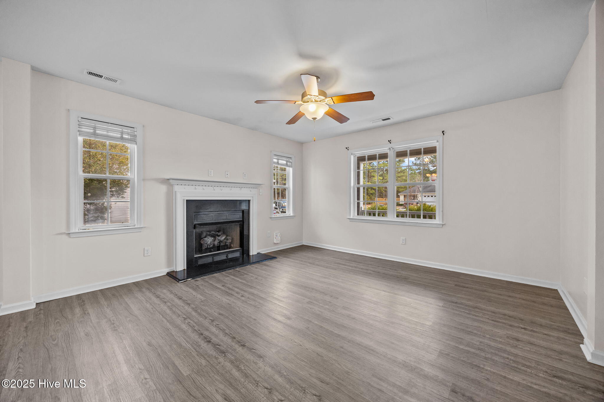 100545906 | Photo 30