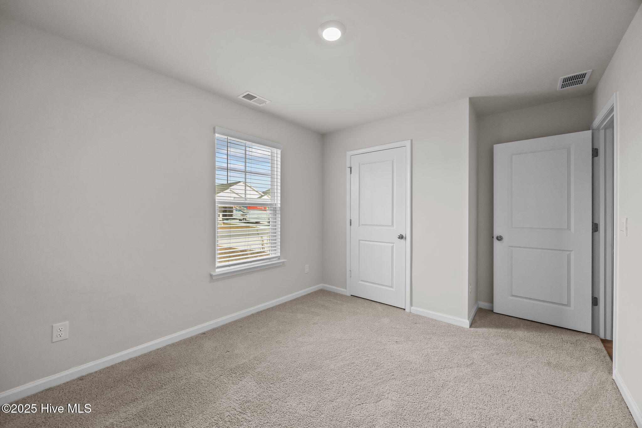 100542693 | Photo 21