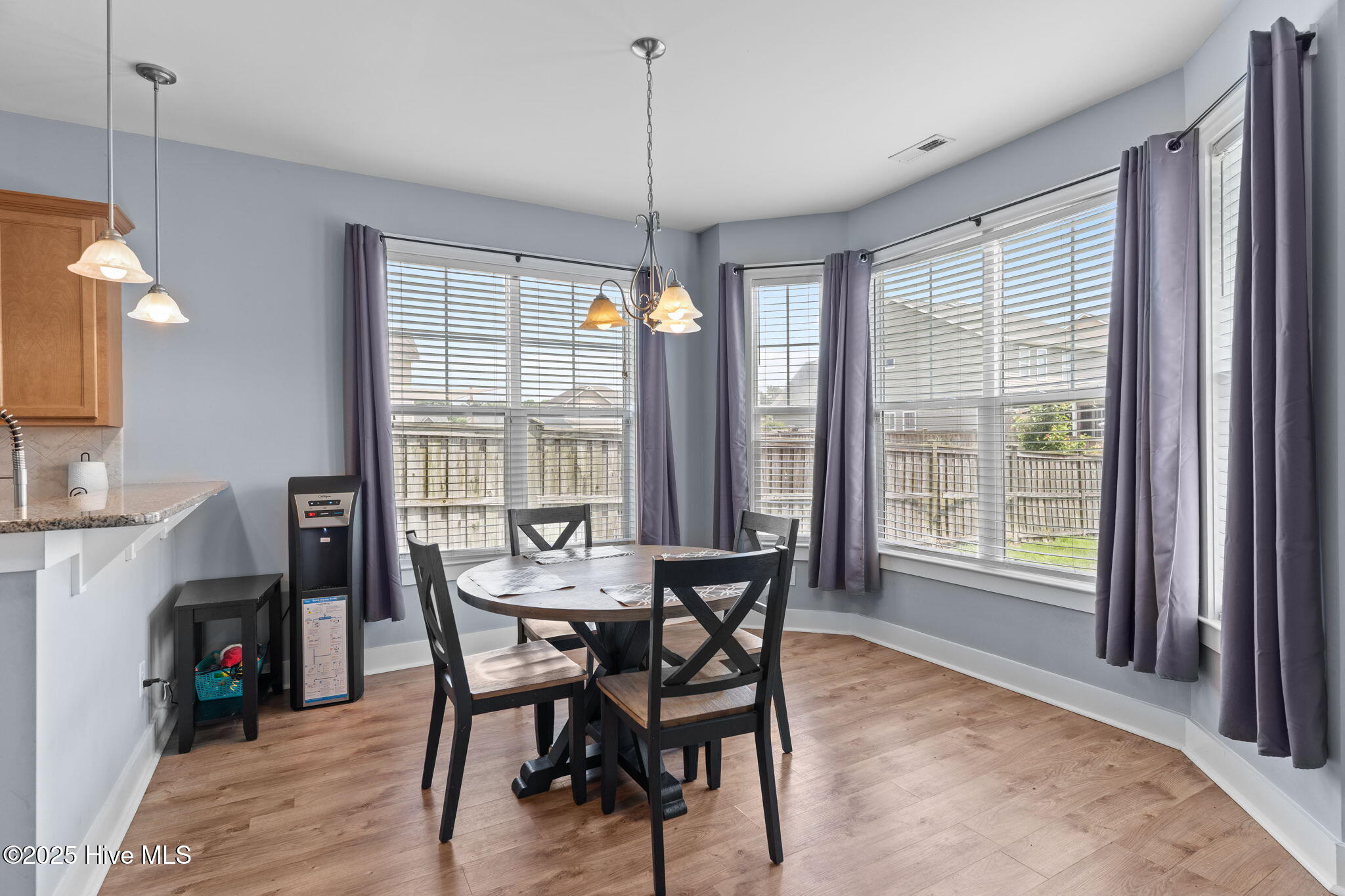 100519611 | Photo 30