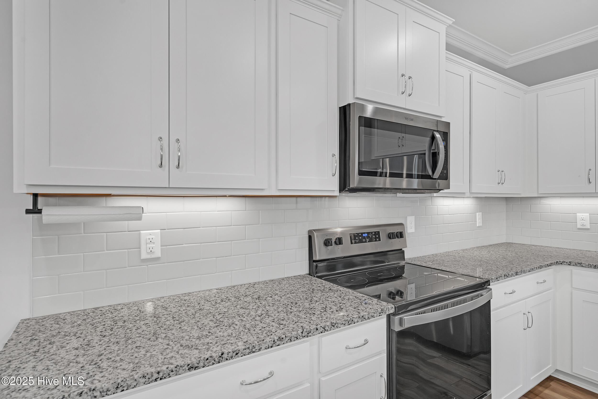 100544849 | Photo 15