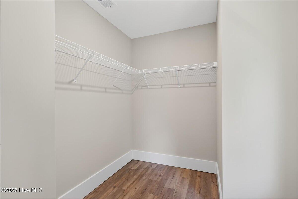 100514096 | Photo 46