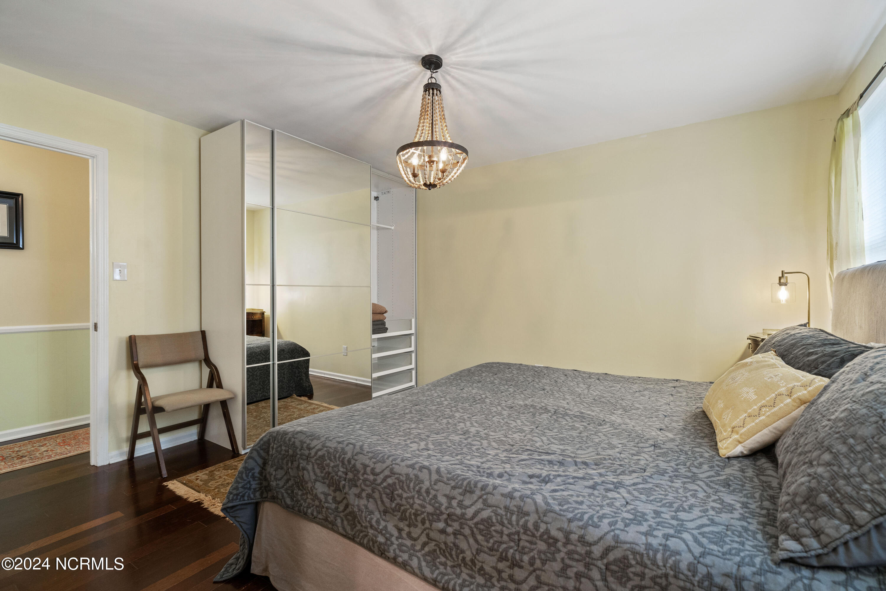 100560914 | Photo 33