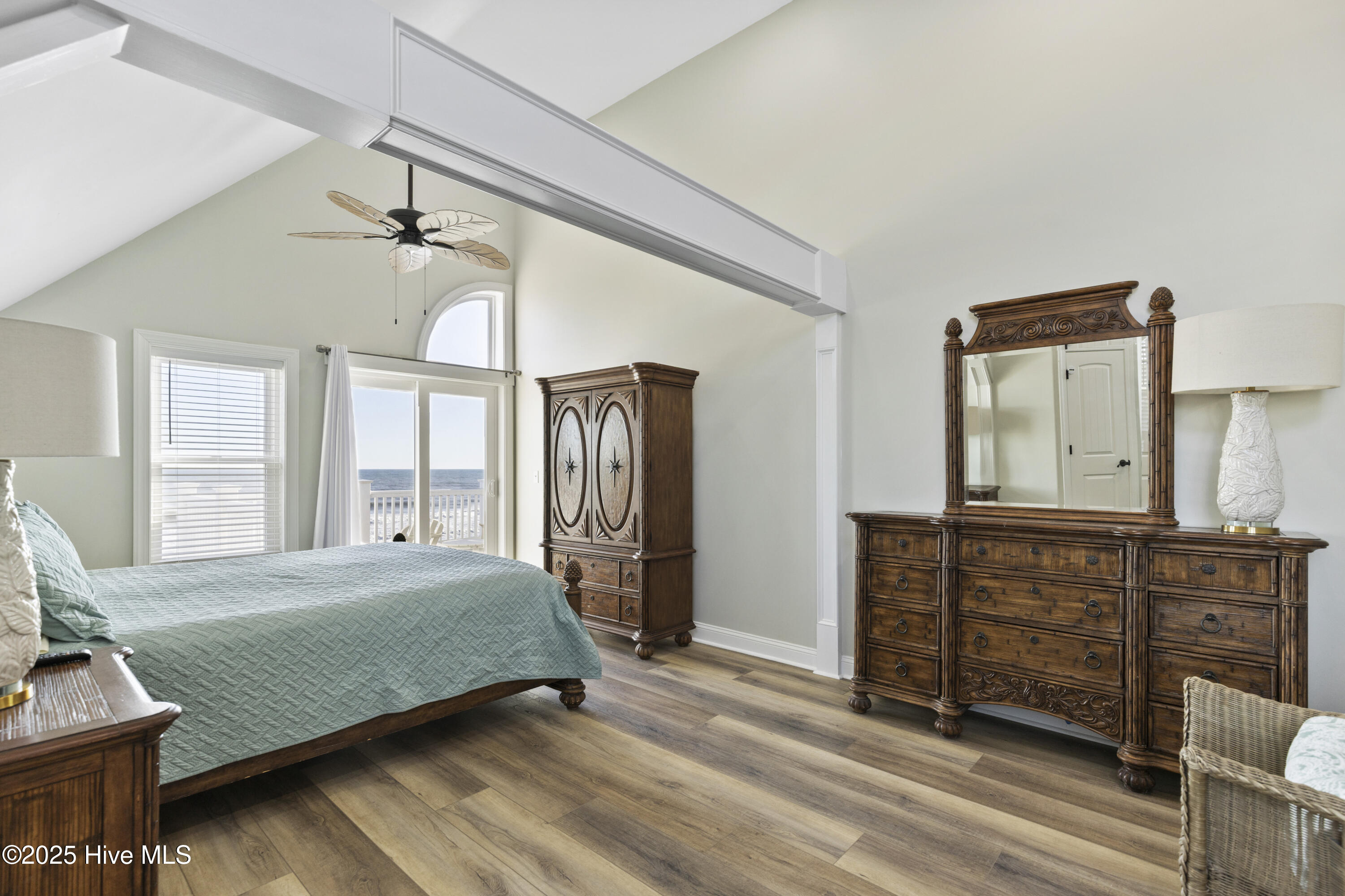 100546411 | Photo 28