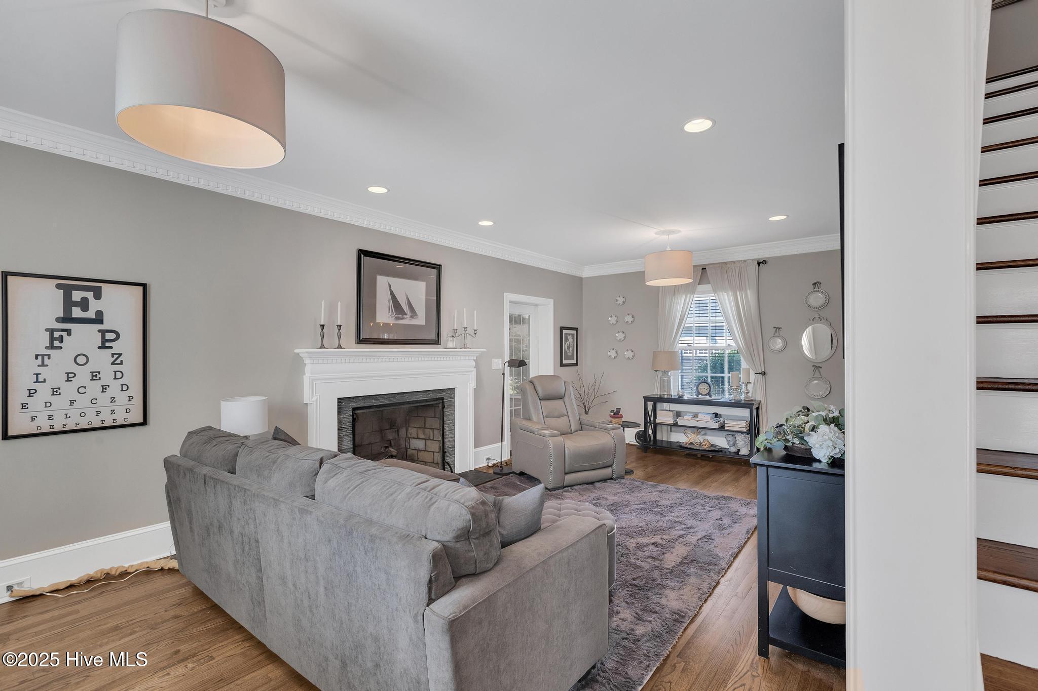 100527249 | Photo 31