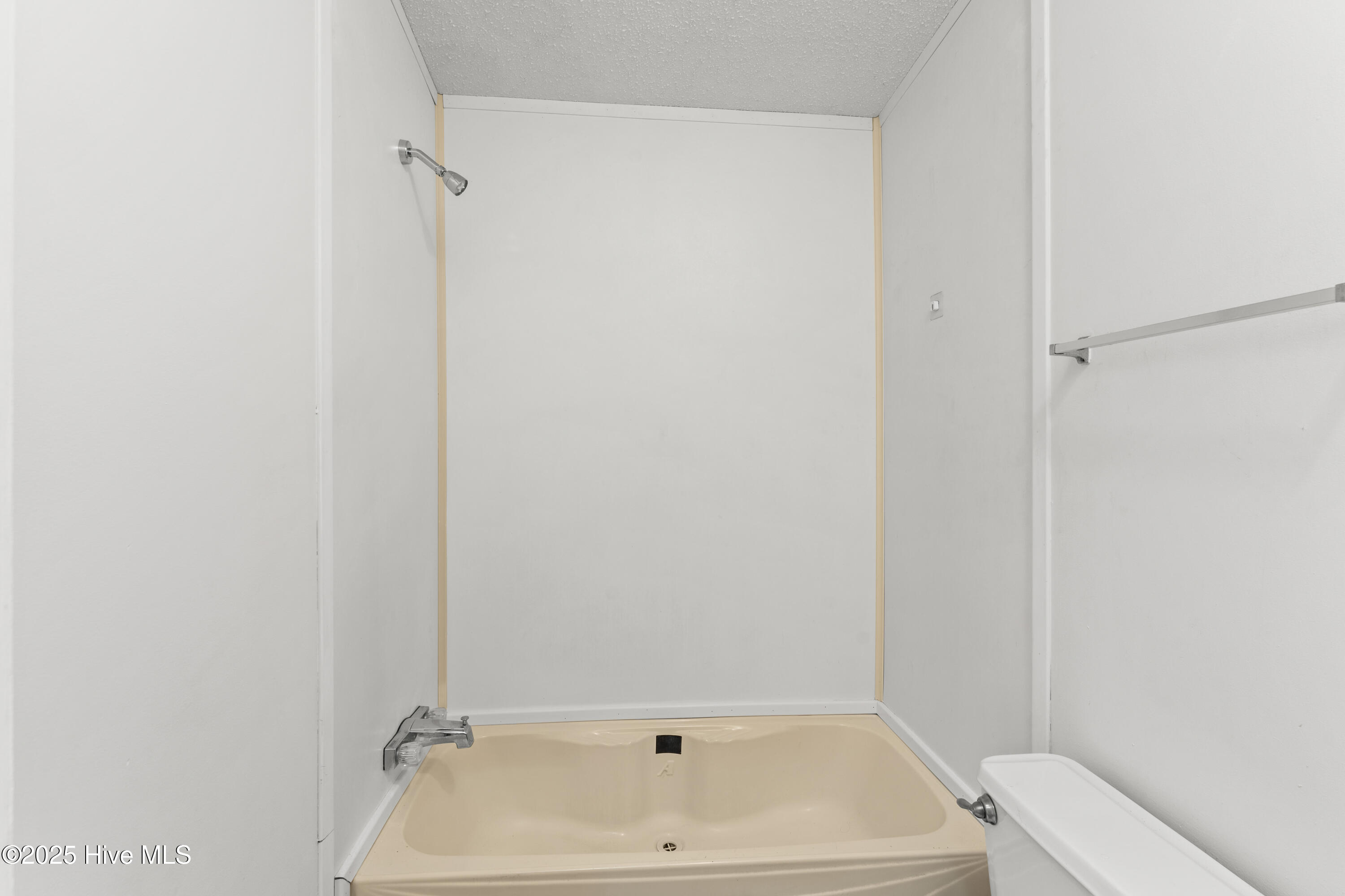 100547380 | Photo 34