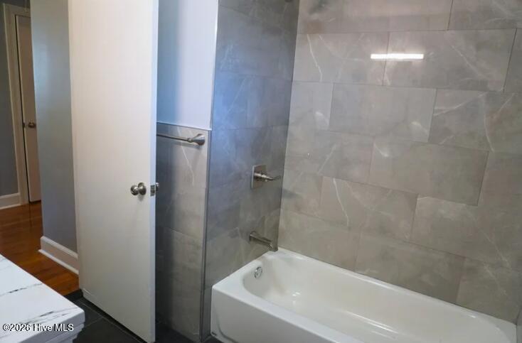 bathroom tub