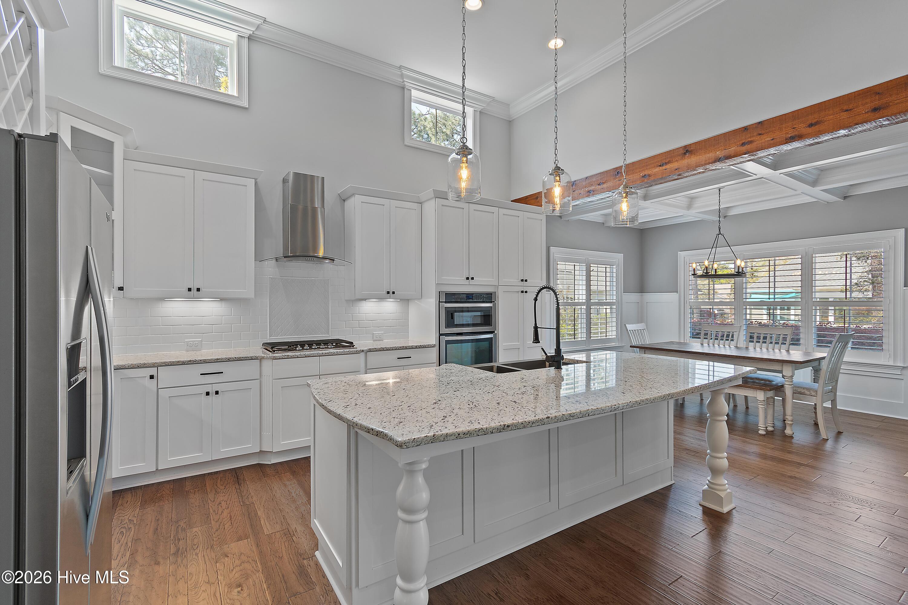 100564386 | Photo 20