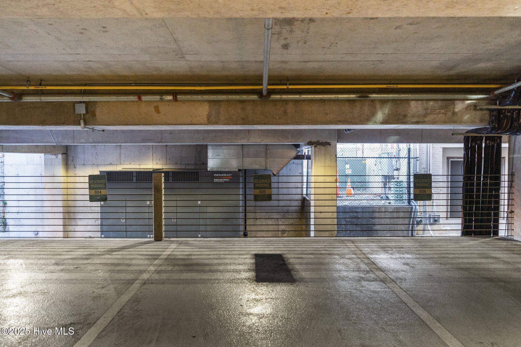 100529175 | Photo 46