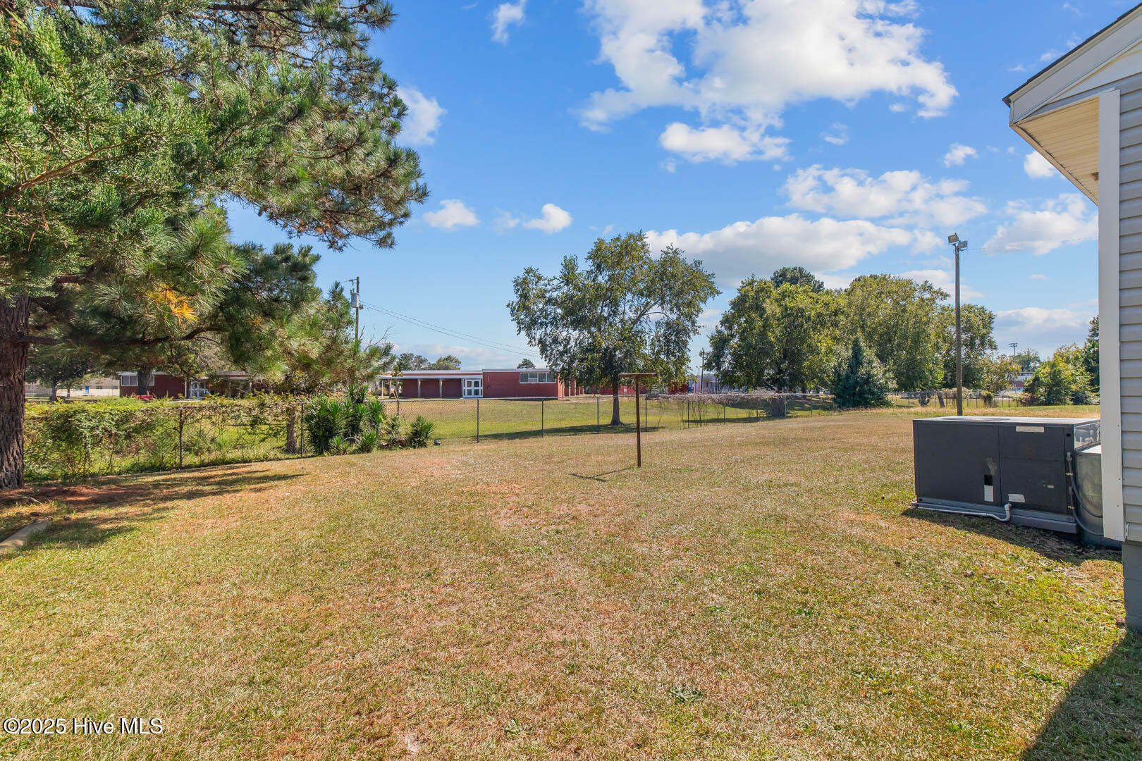 100532312 | Photo 53