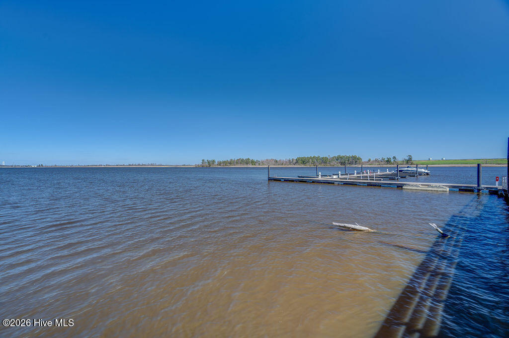 100547233 | Photo 60