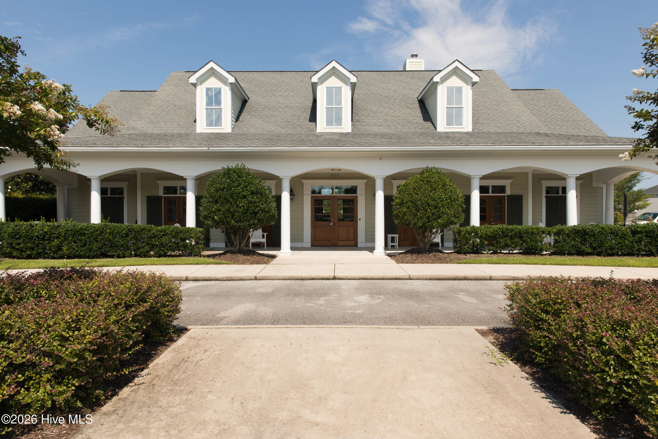 100566702 | Photo 49