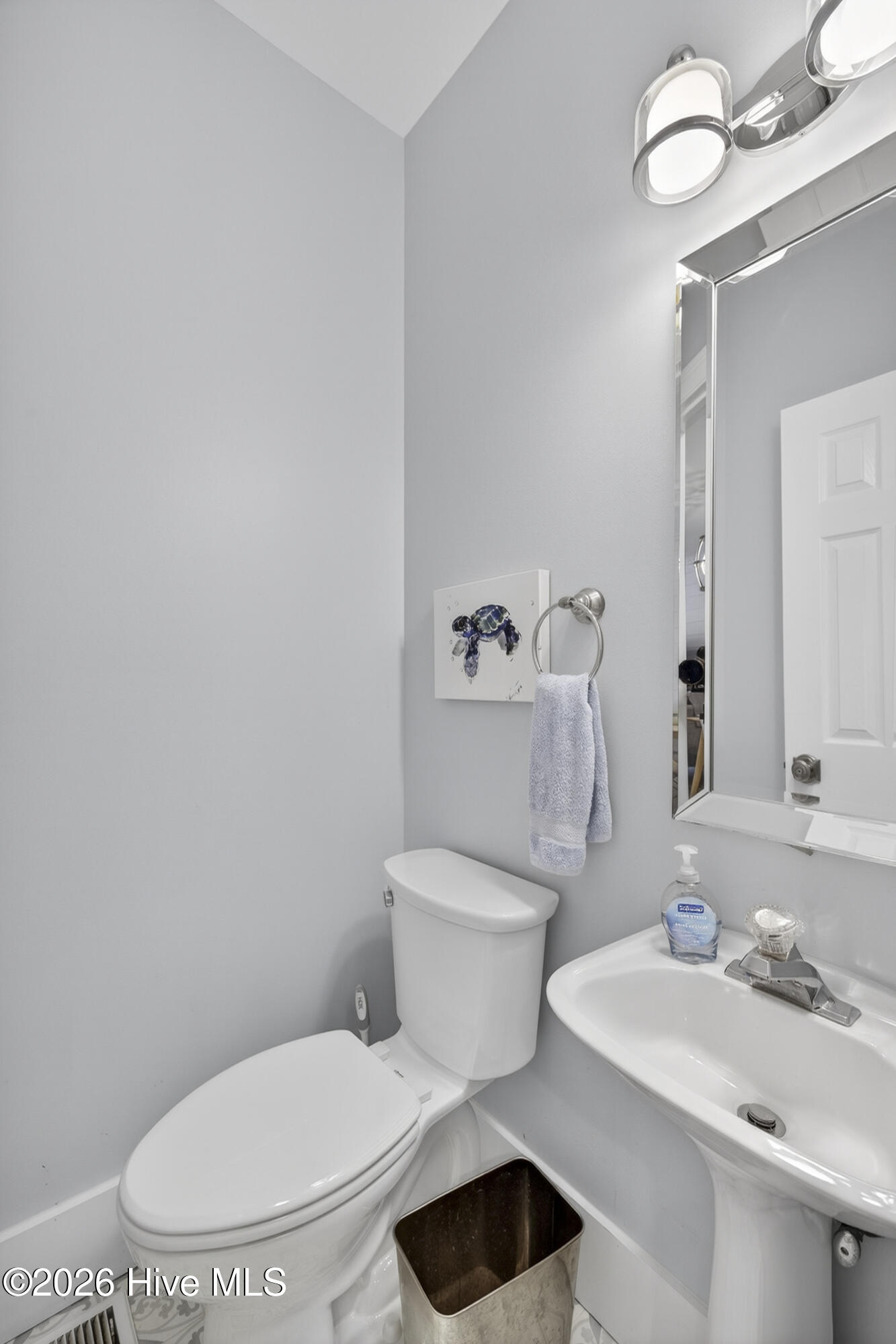 100561786 | Photo 40