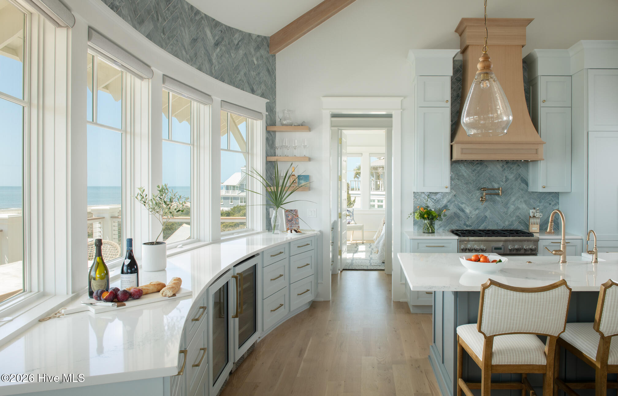 100569969 | Photo 18