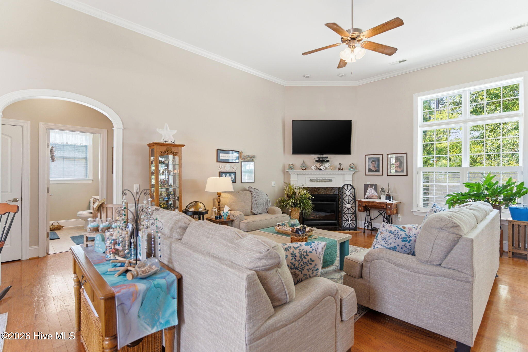 100569602 | Photo 15