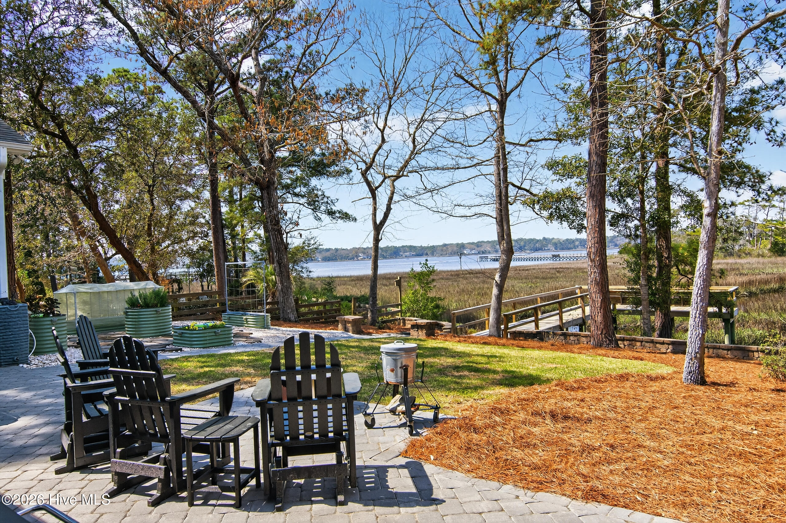 100565321 | Photo 52