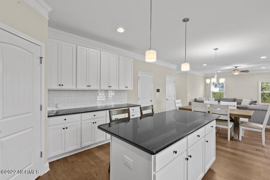 100531936 | Photo 11