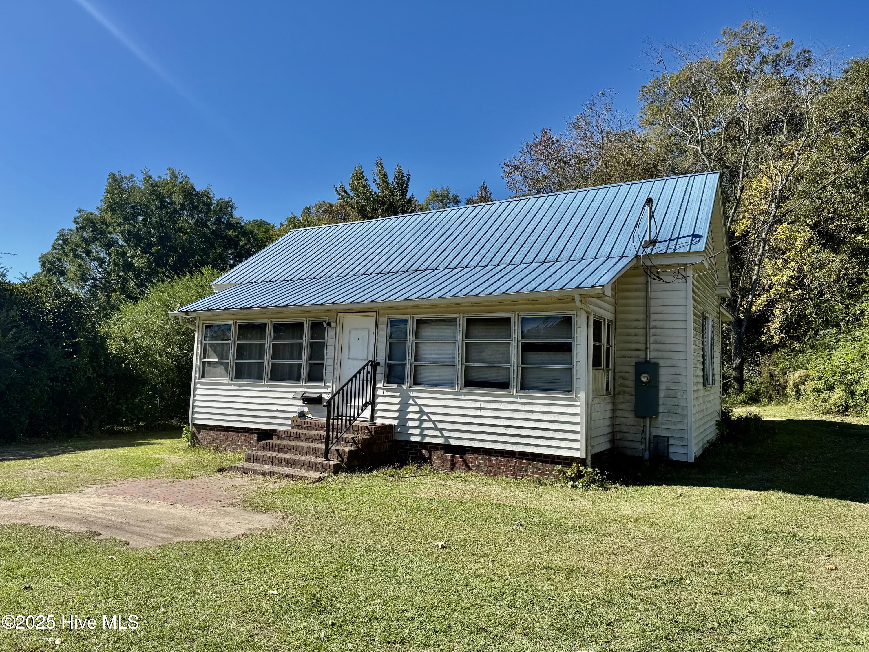 Homes for sale in Rockingham, NC | 1215 Roberdel Rd, Rockingham, NC 28379 | MLS# 100537109