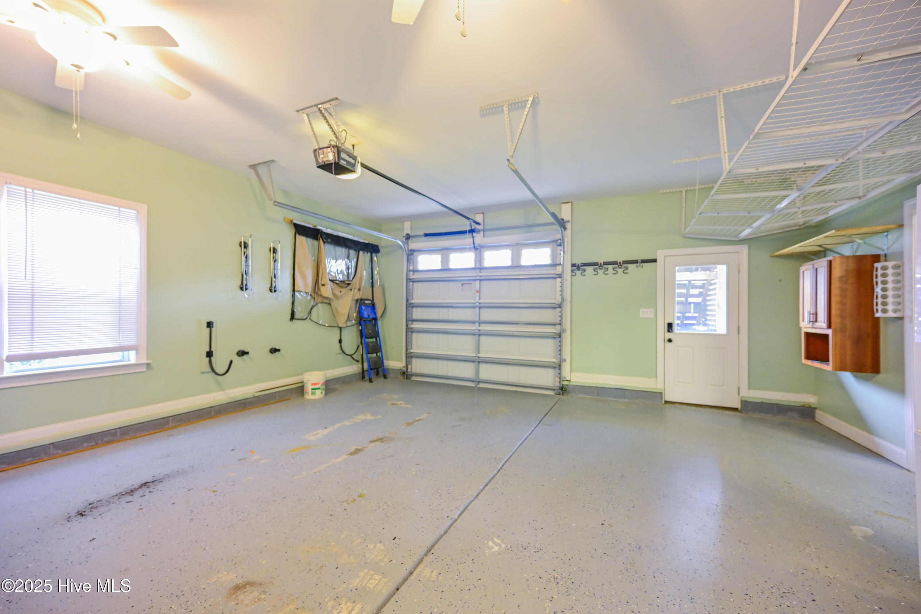 100523770 | Photo 41