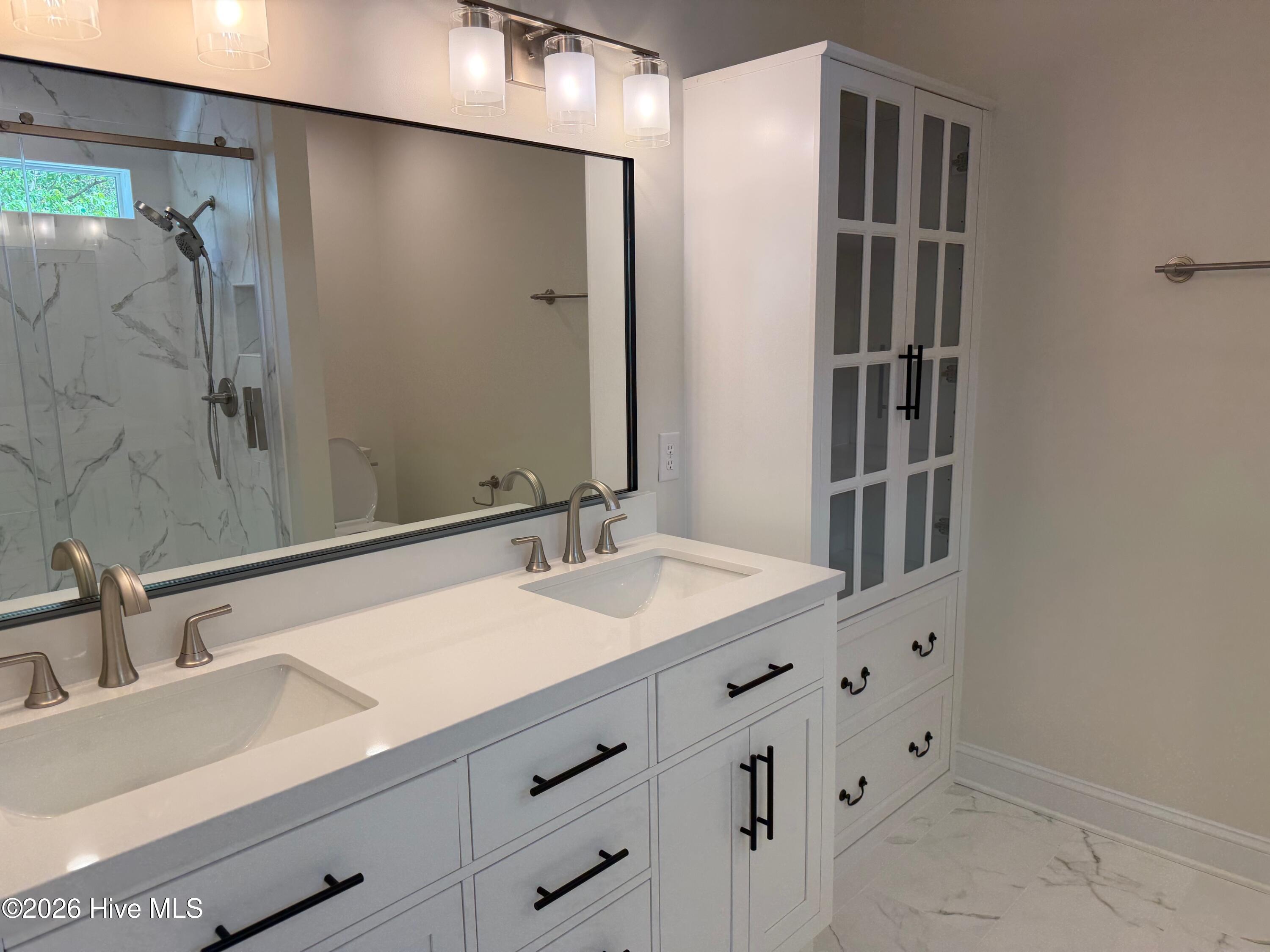 100568177 | Photo 54