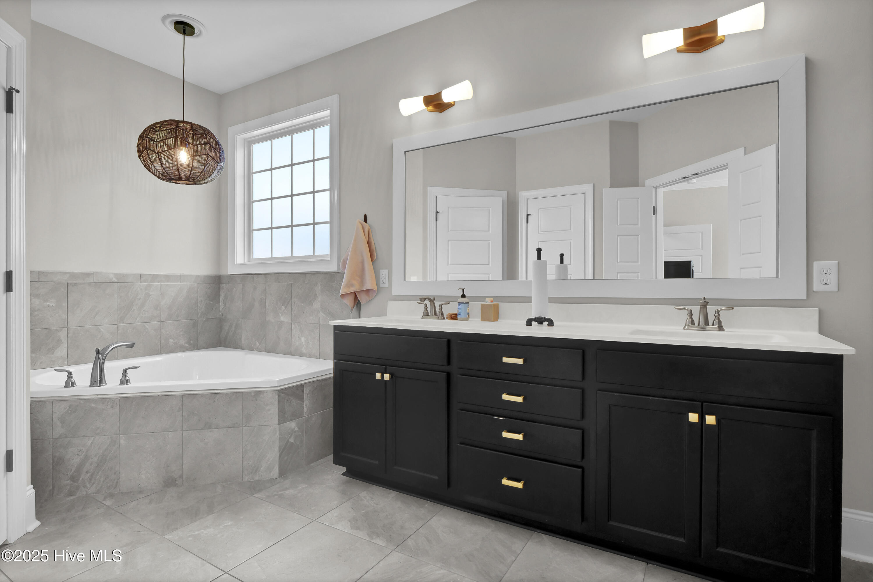444 Yucca Lane, Wilmington, NC 28412 – photo 9: Master Bath