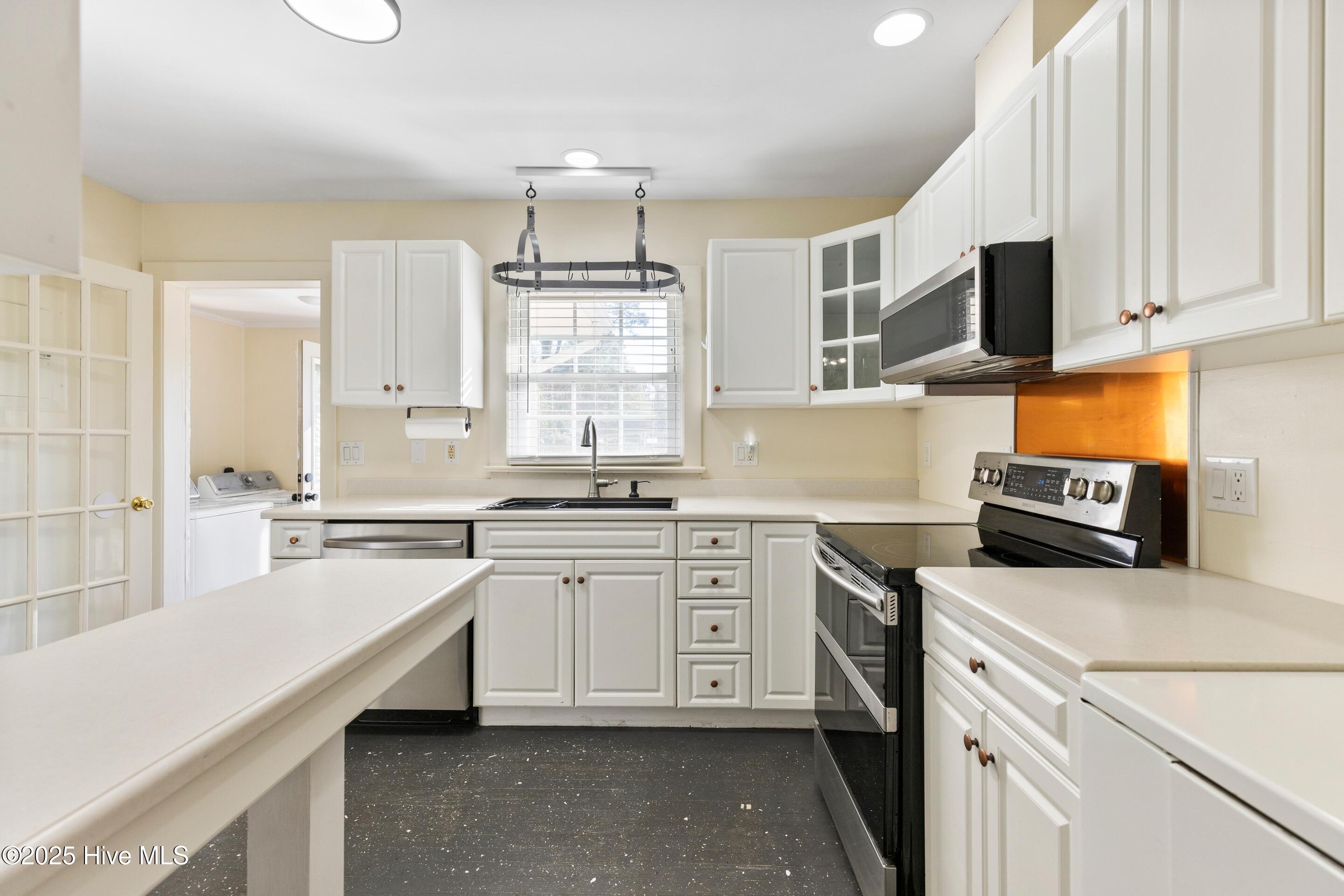 100544928 | Photo 13