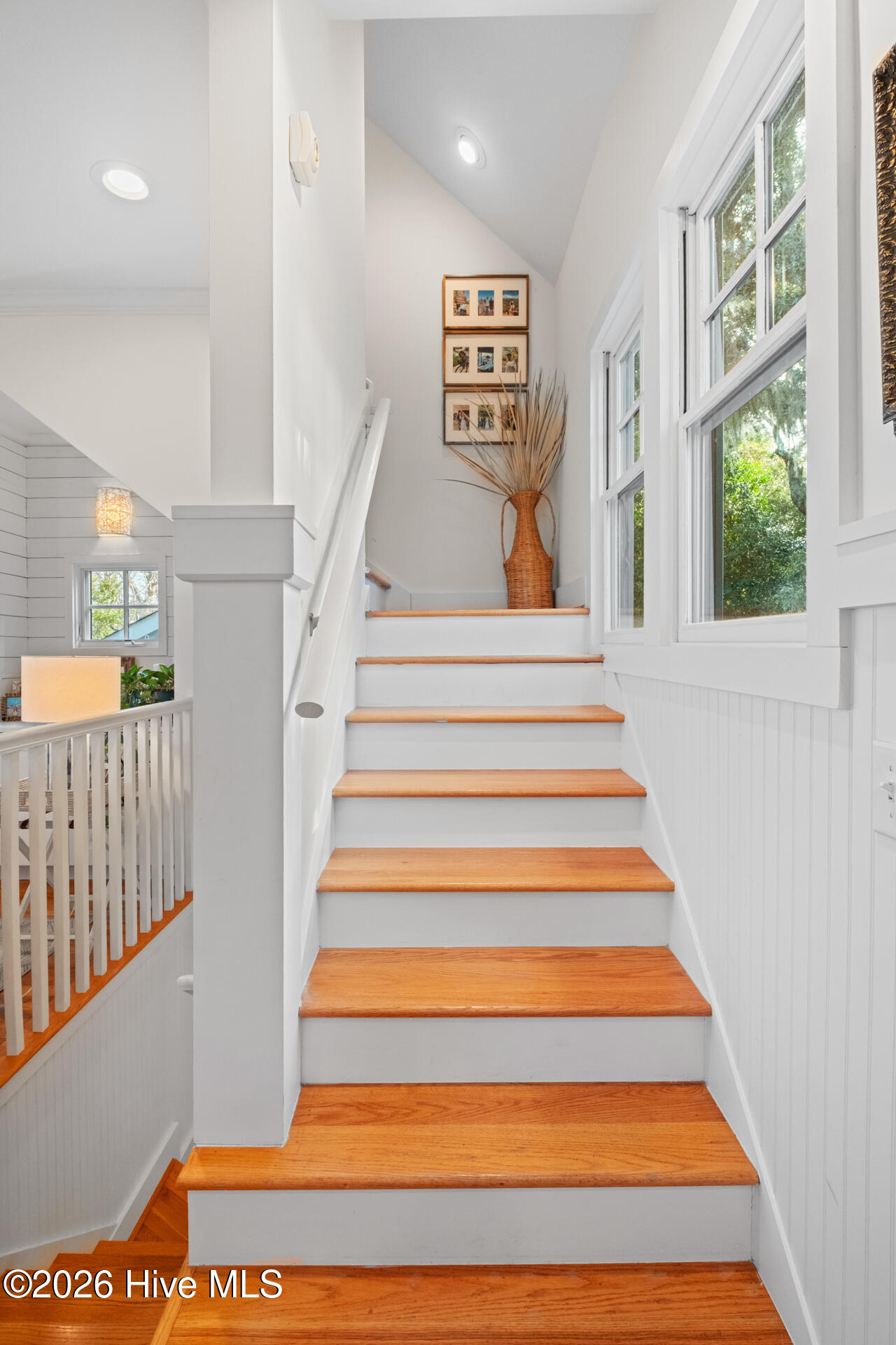 100560267 | Photo 39