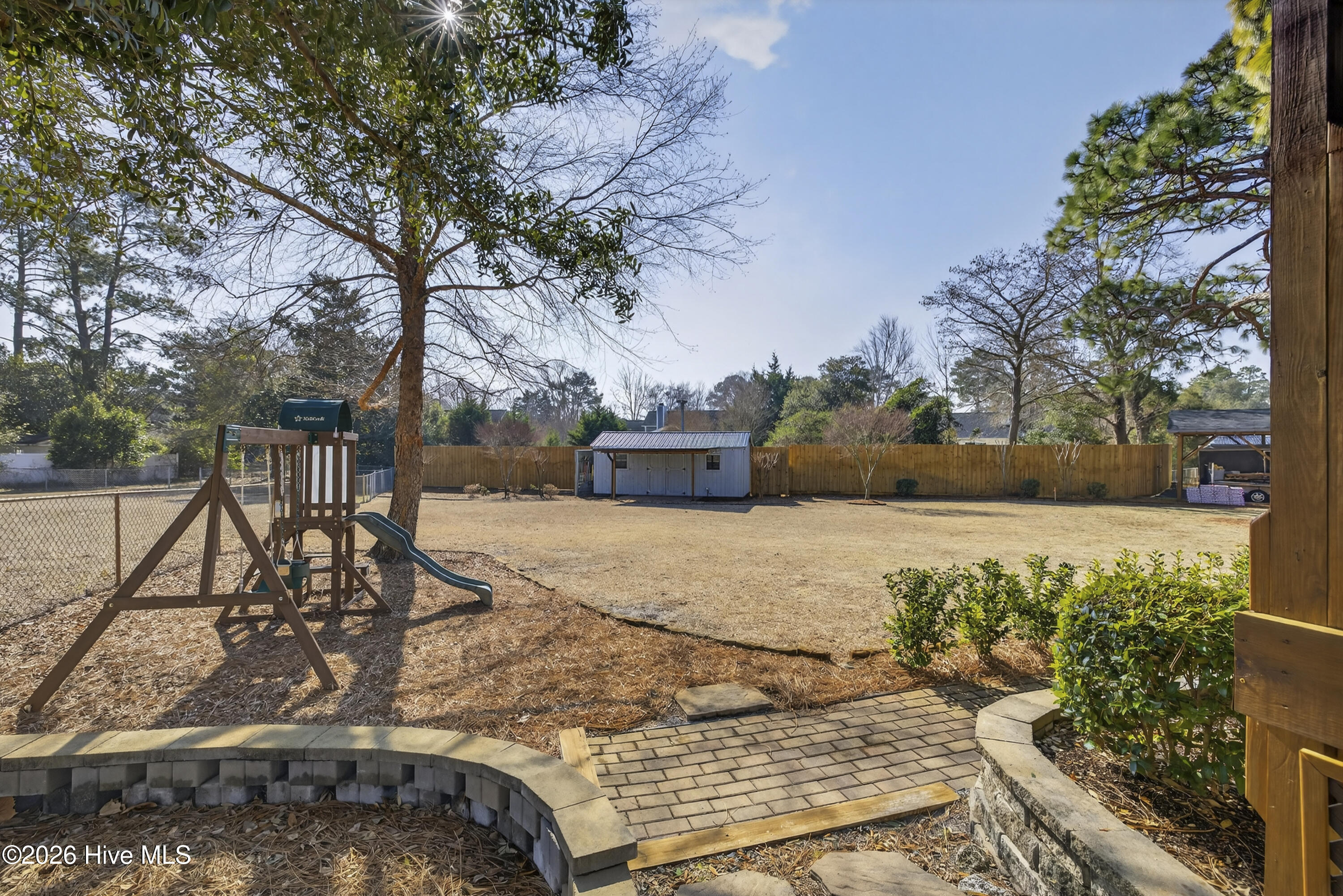 100553649 | Photo 43