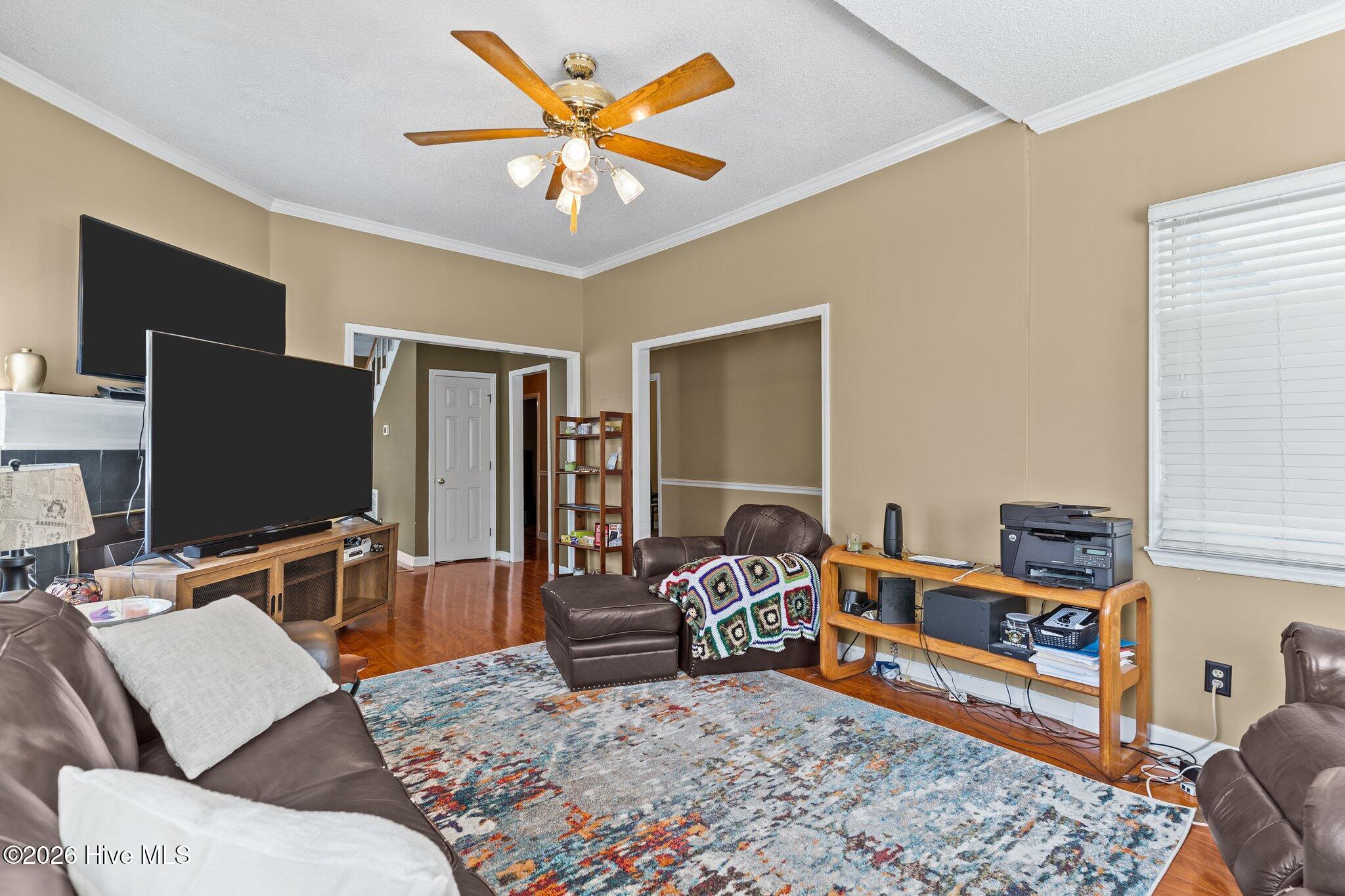 100468590 | Photo 21