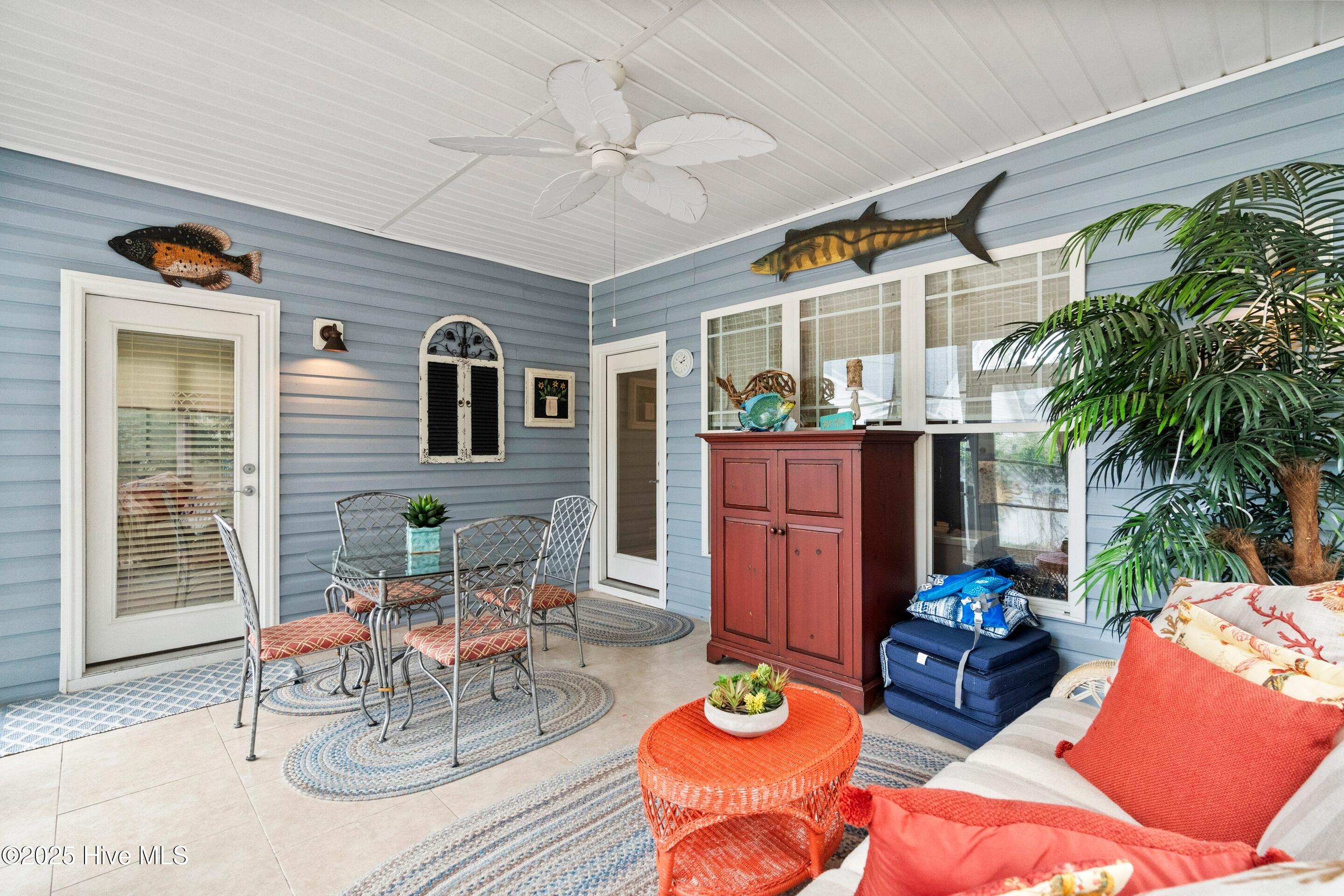 100525982 | Photo 55