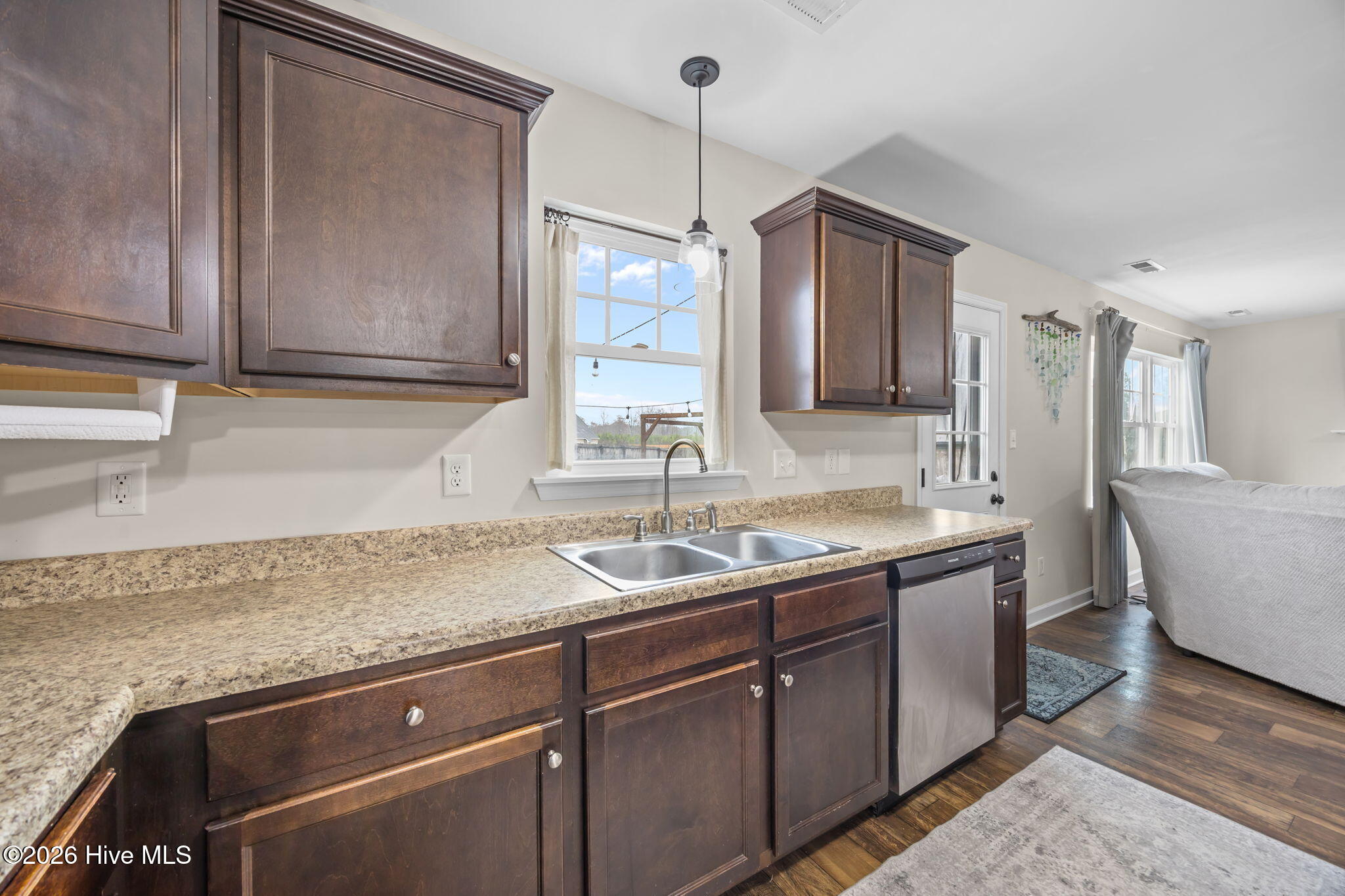 100558609 | Photo 11