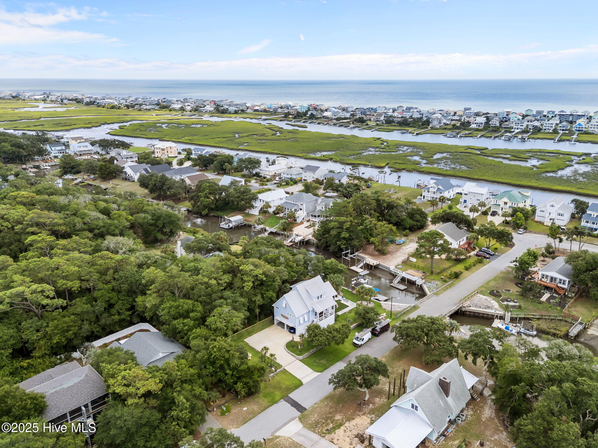 100521042 | Photo 55