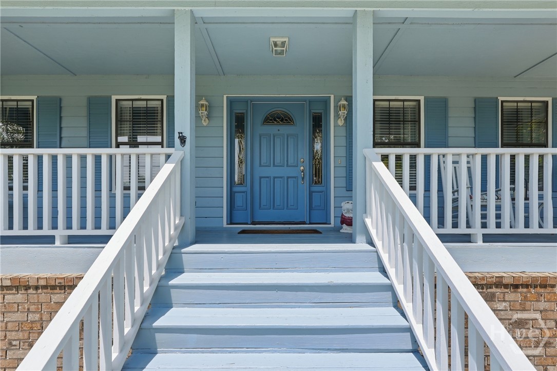 Front porch entrance