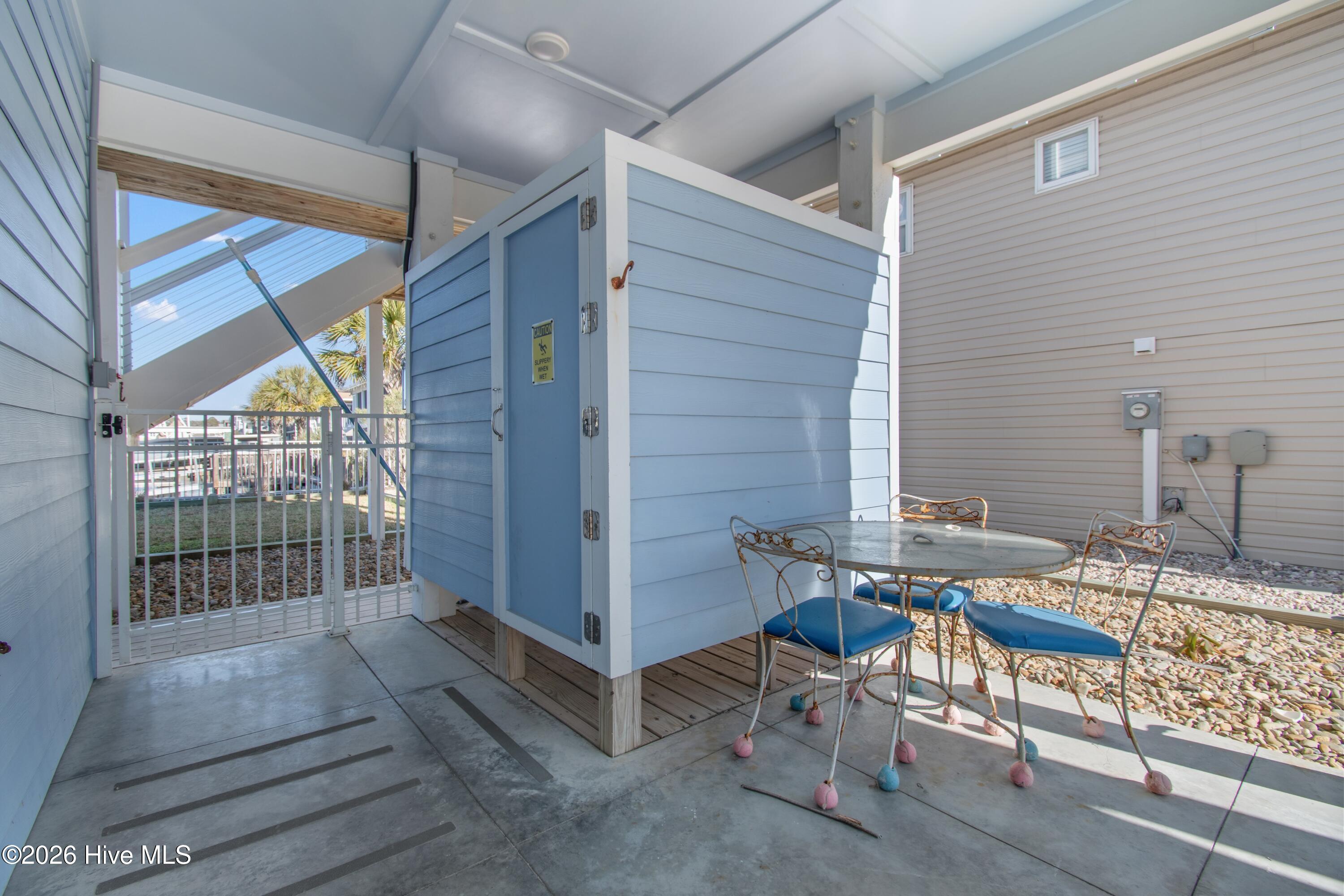 100547553 | Photo 11