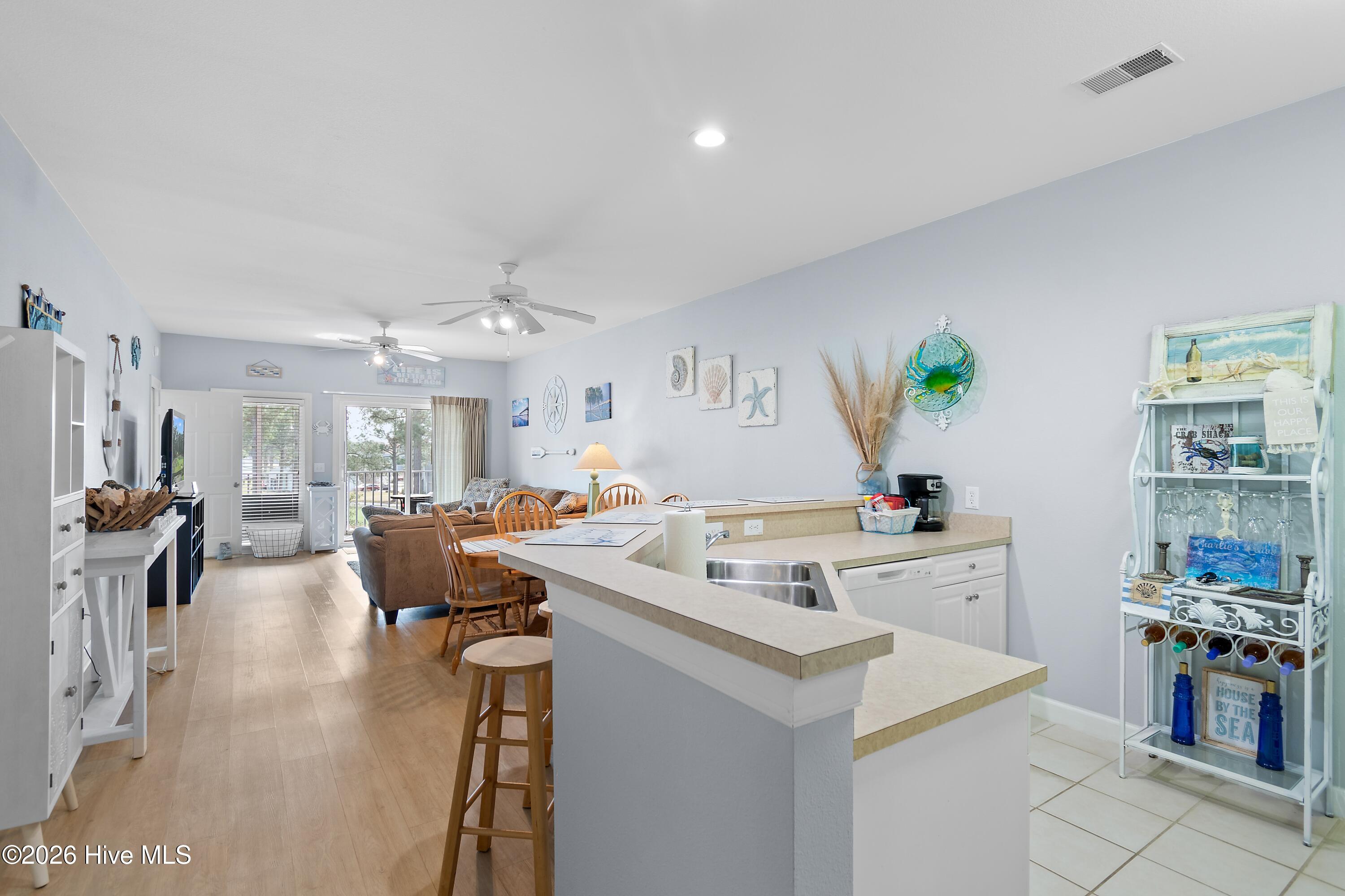 100562819 | Photo 10